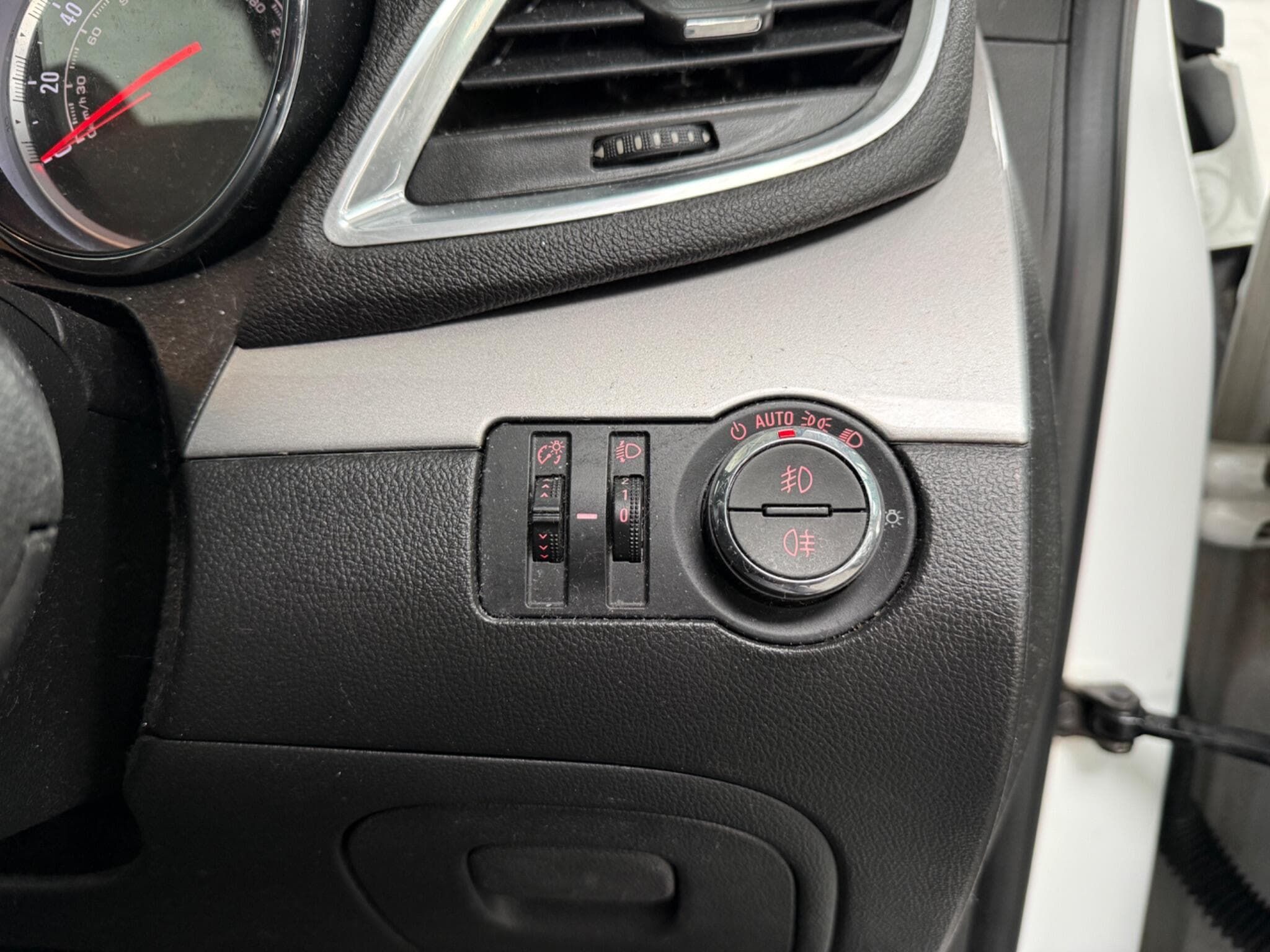 2014 Vauxhall Mokka - Thumbnail 19