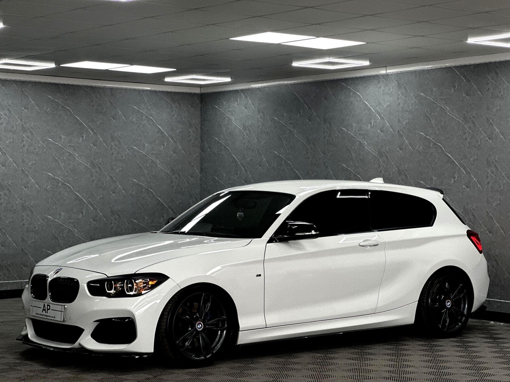 2018 BMW 1 Series - Thumbnail 10