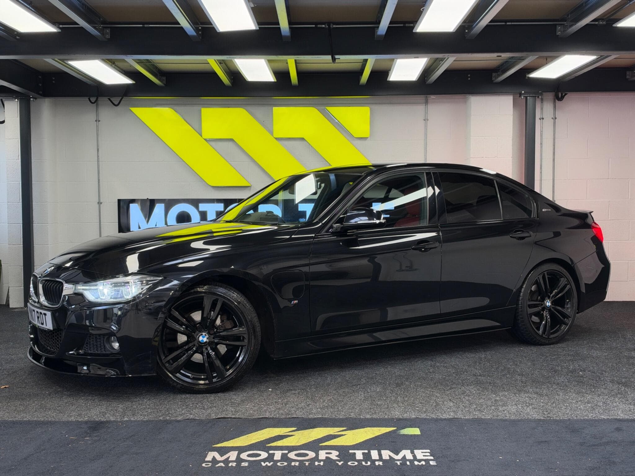 2017 BMW 3 Series - Main