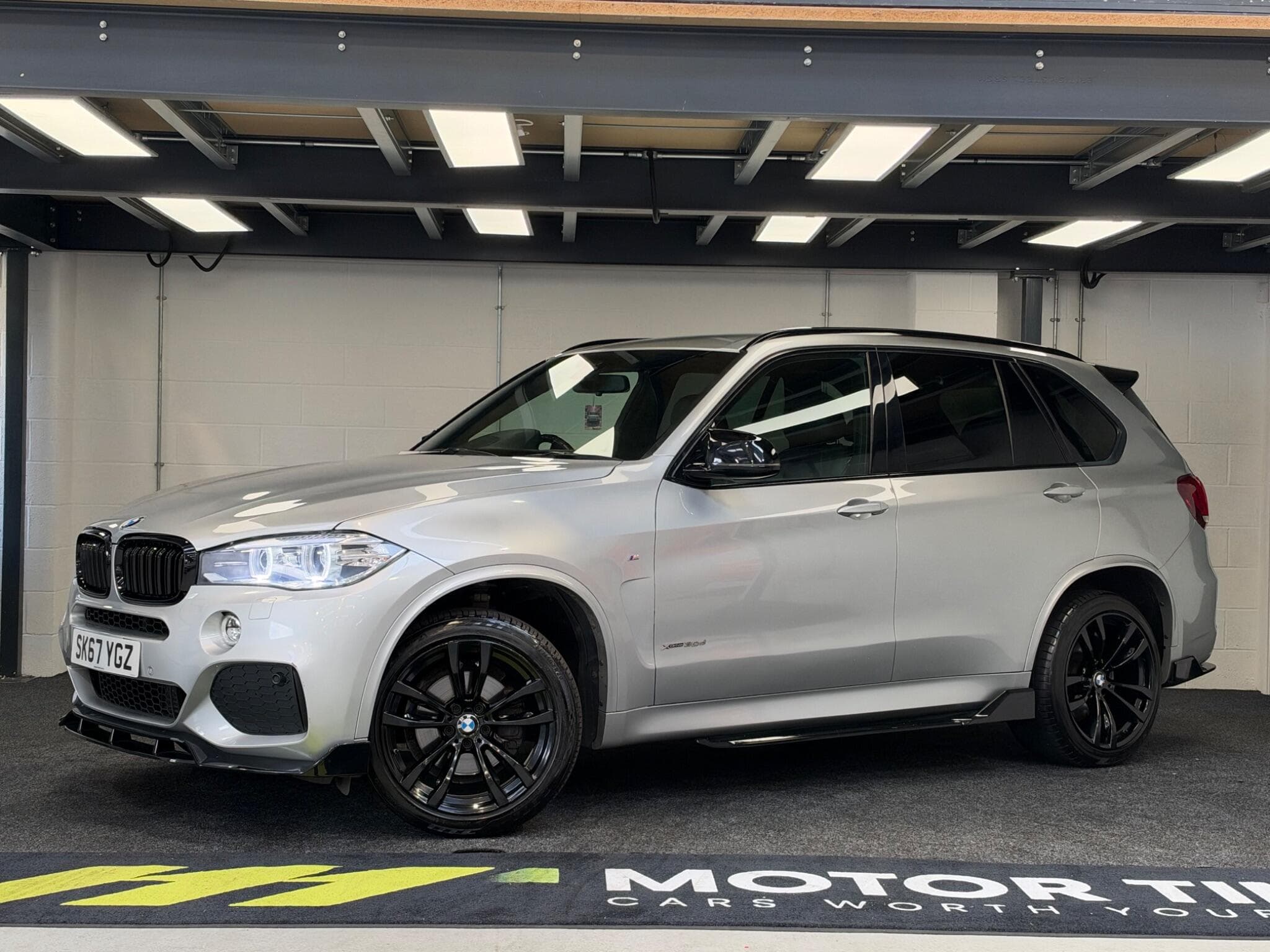 2017 BMW X5 - Main