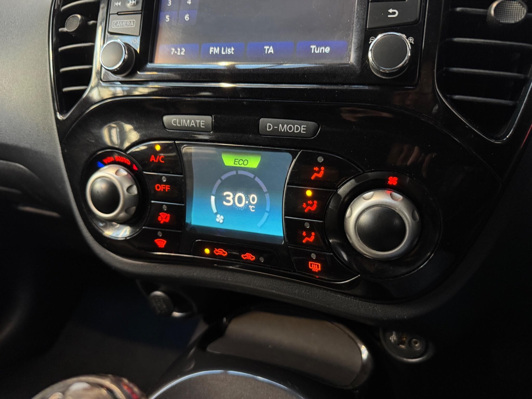2017 Nissan Juke - Thumbnail 18