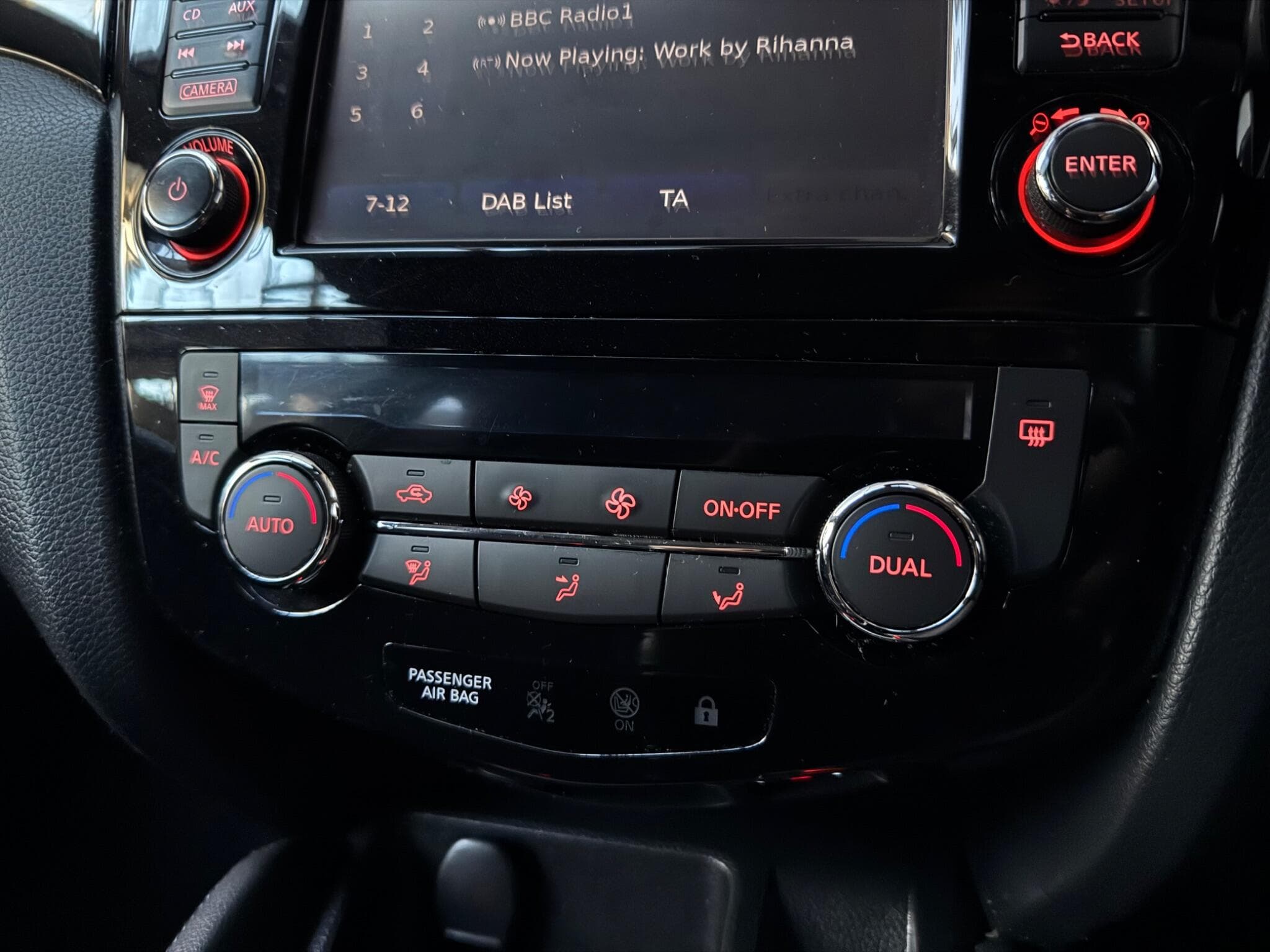2016 Nissan Qashqai - Thumbnail 19