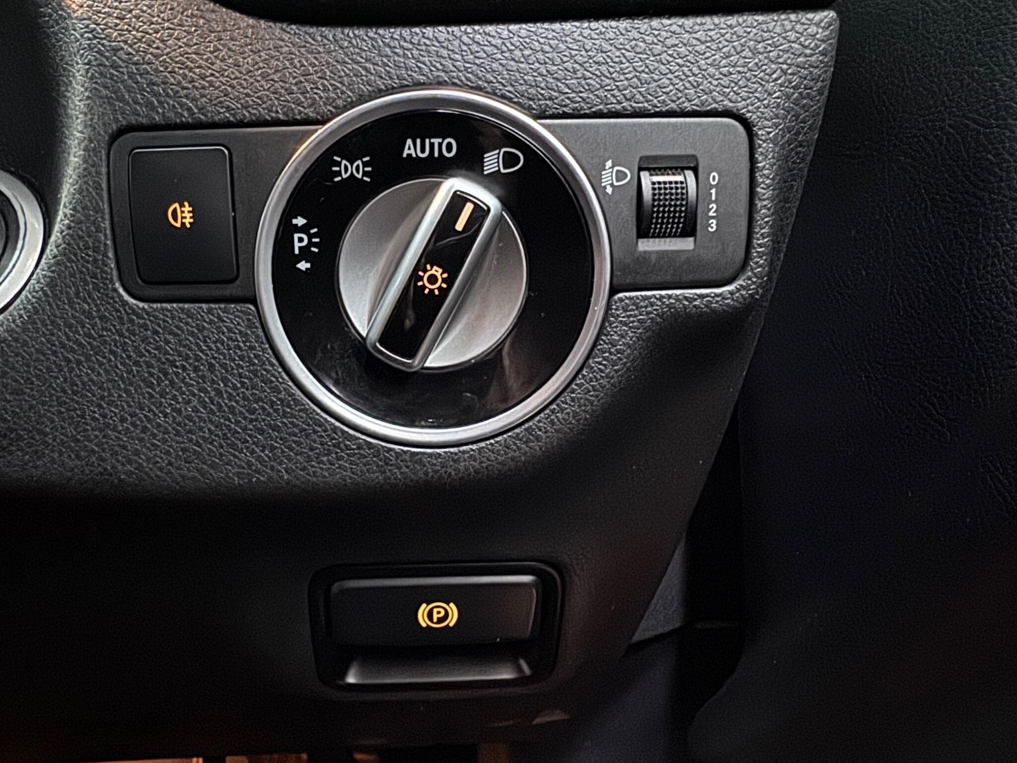 2015 Mercedes-Benz A Class - Thumbnail 21