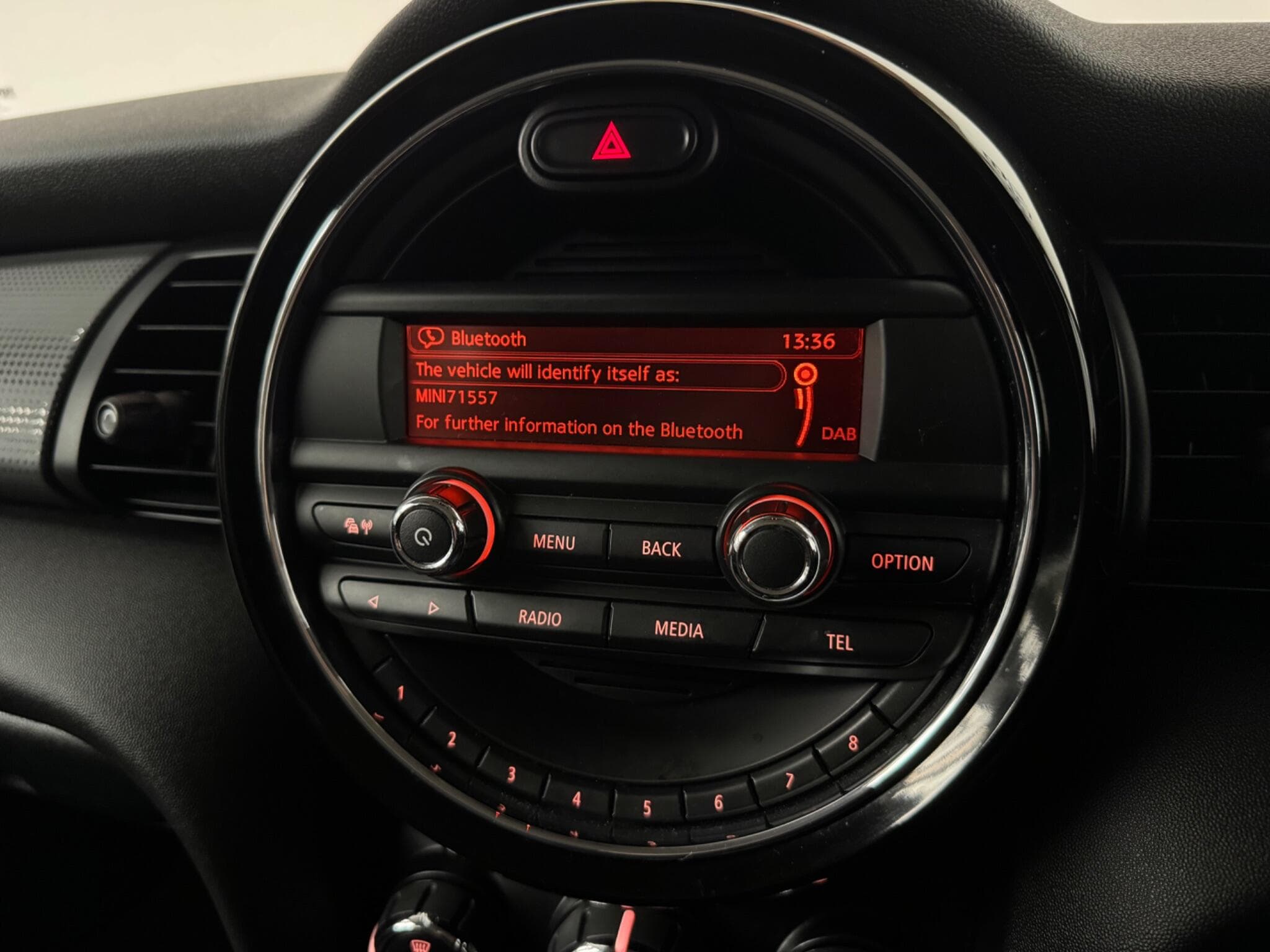 2015 MINI Hatch - Thumbnail 16