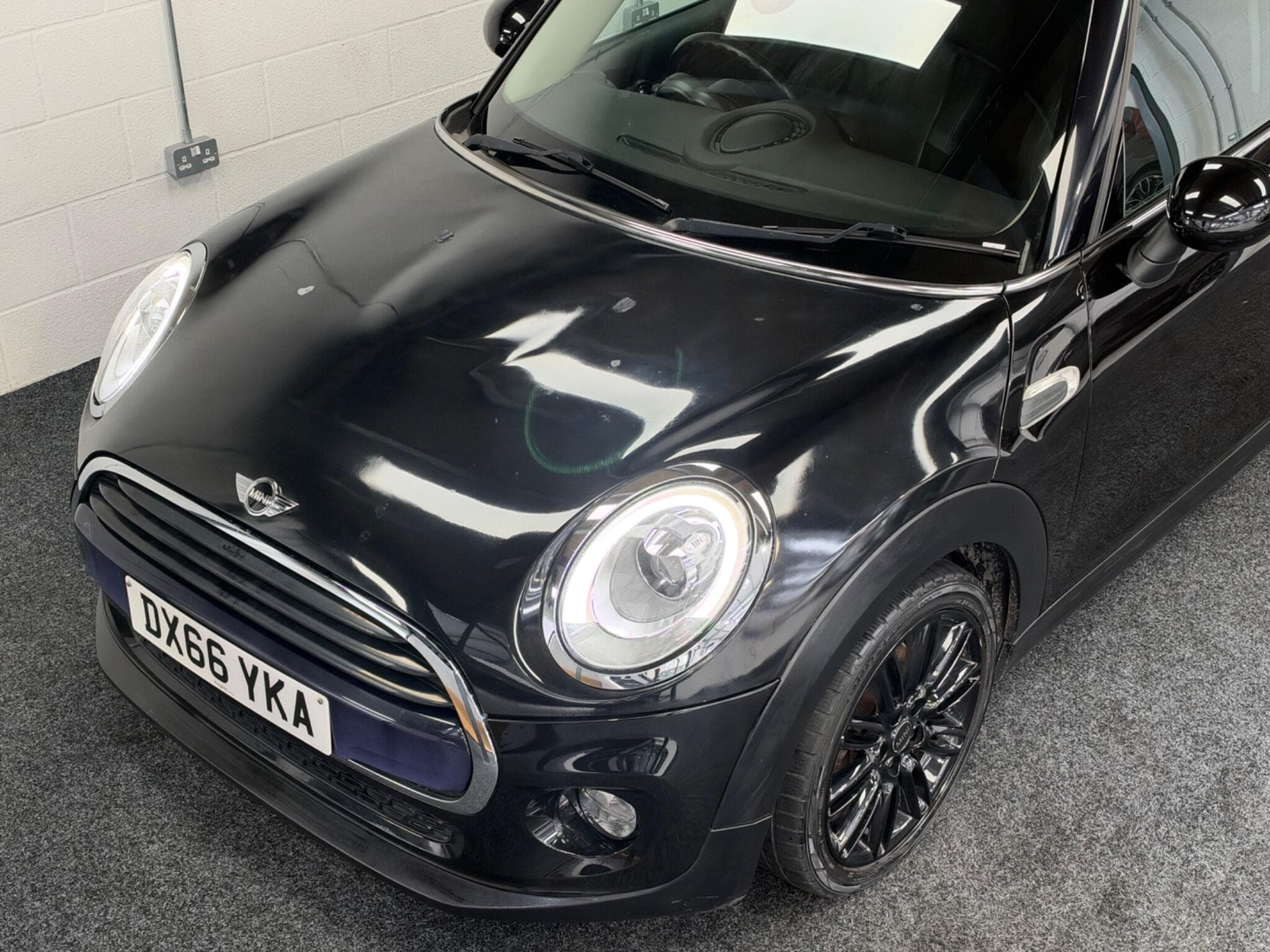 2016 MINI Hatch - Thumbnail 37