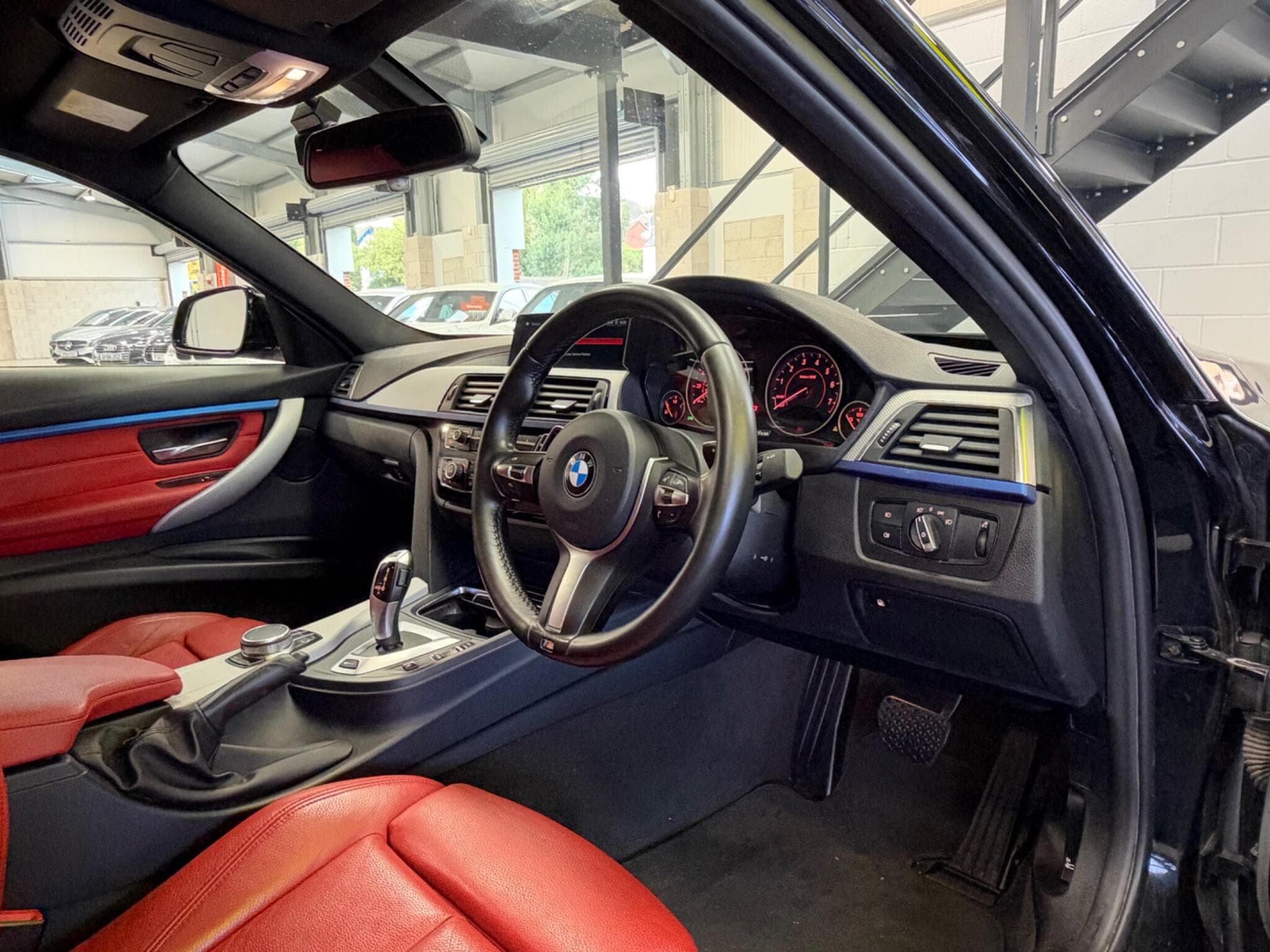 2017 BMW 3 Series - Thumbnail 30