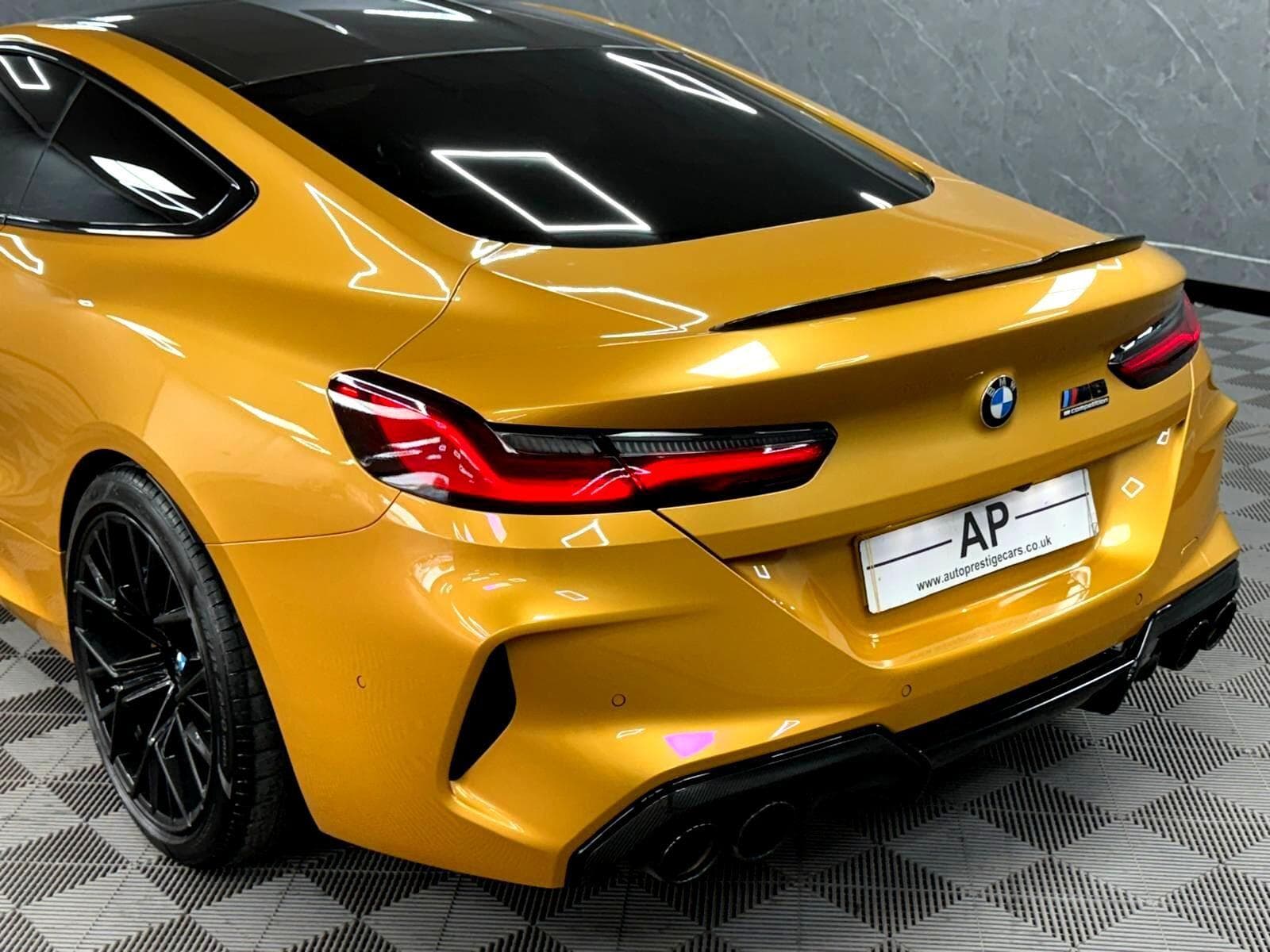 2022 BMW M8 - Thumbnail 28