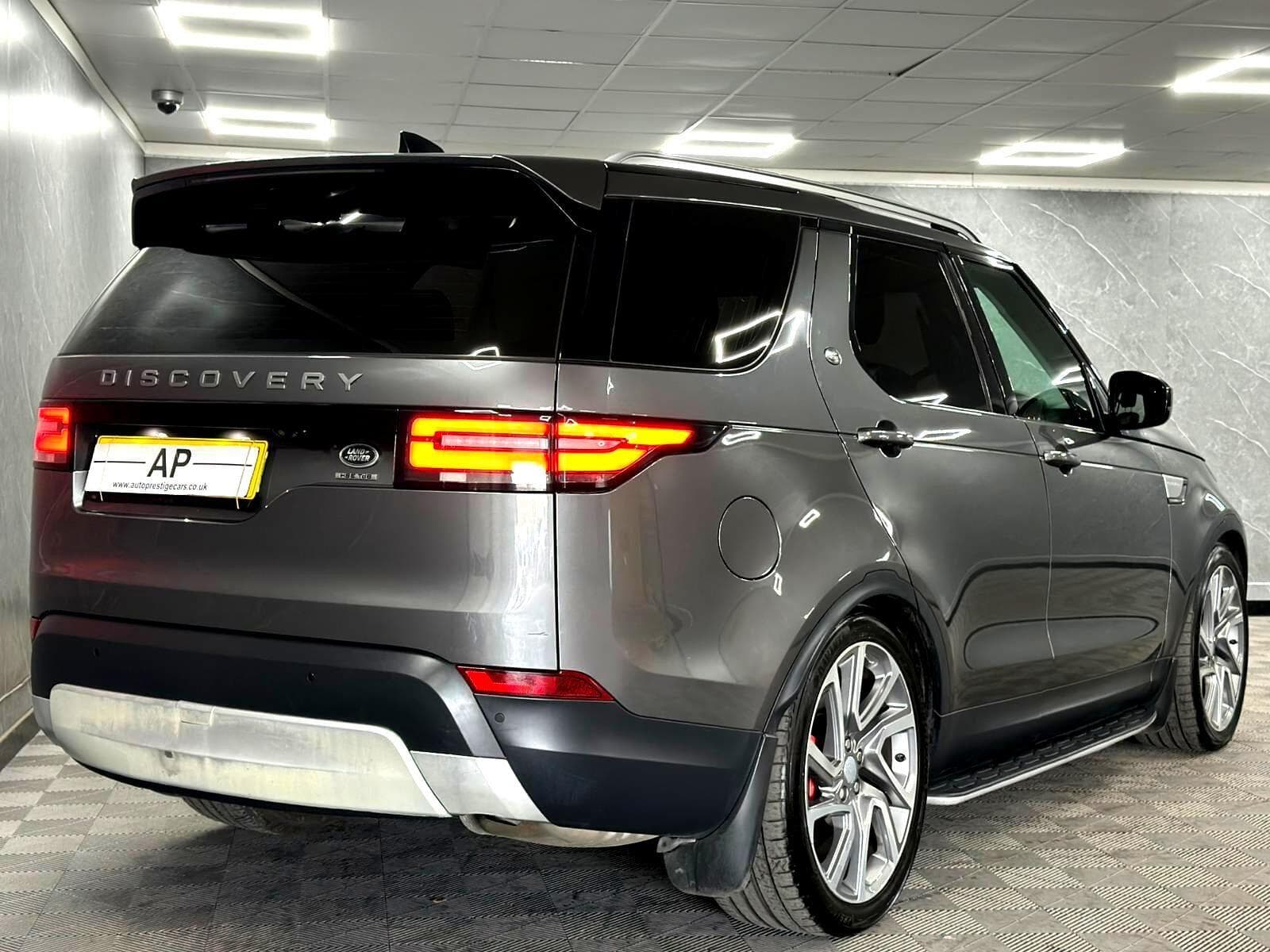 2017 Land Rover Discovery - Thumbnail 29