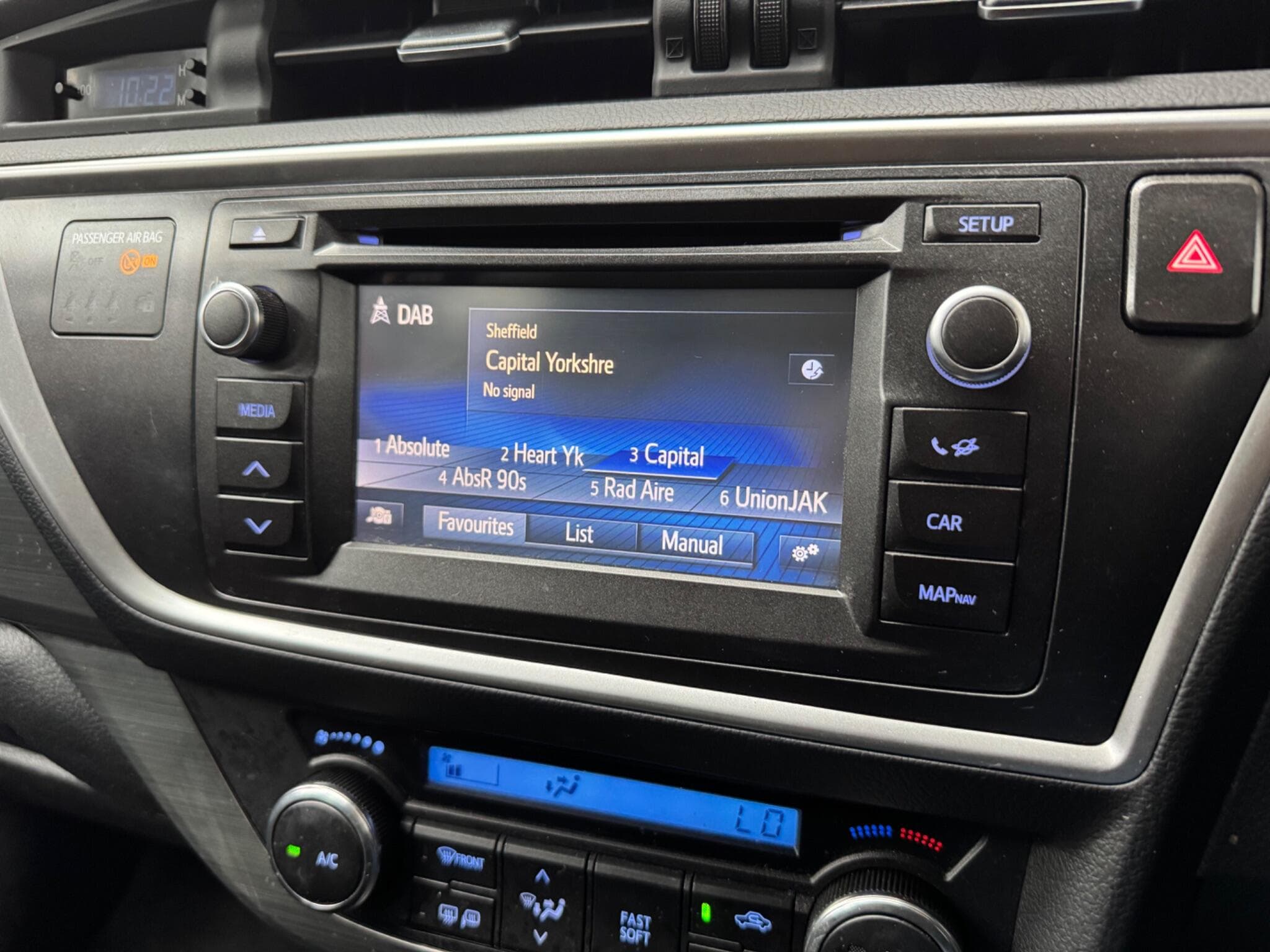 2015 Toyota Auris - Thumbnail 14