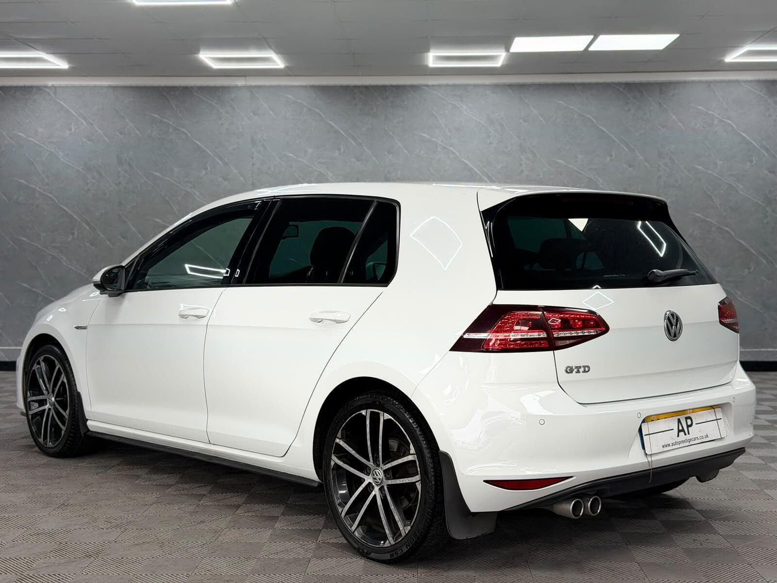 2015 Volkswagen Golf - Thumbnail 27