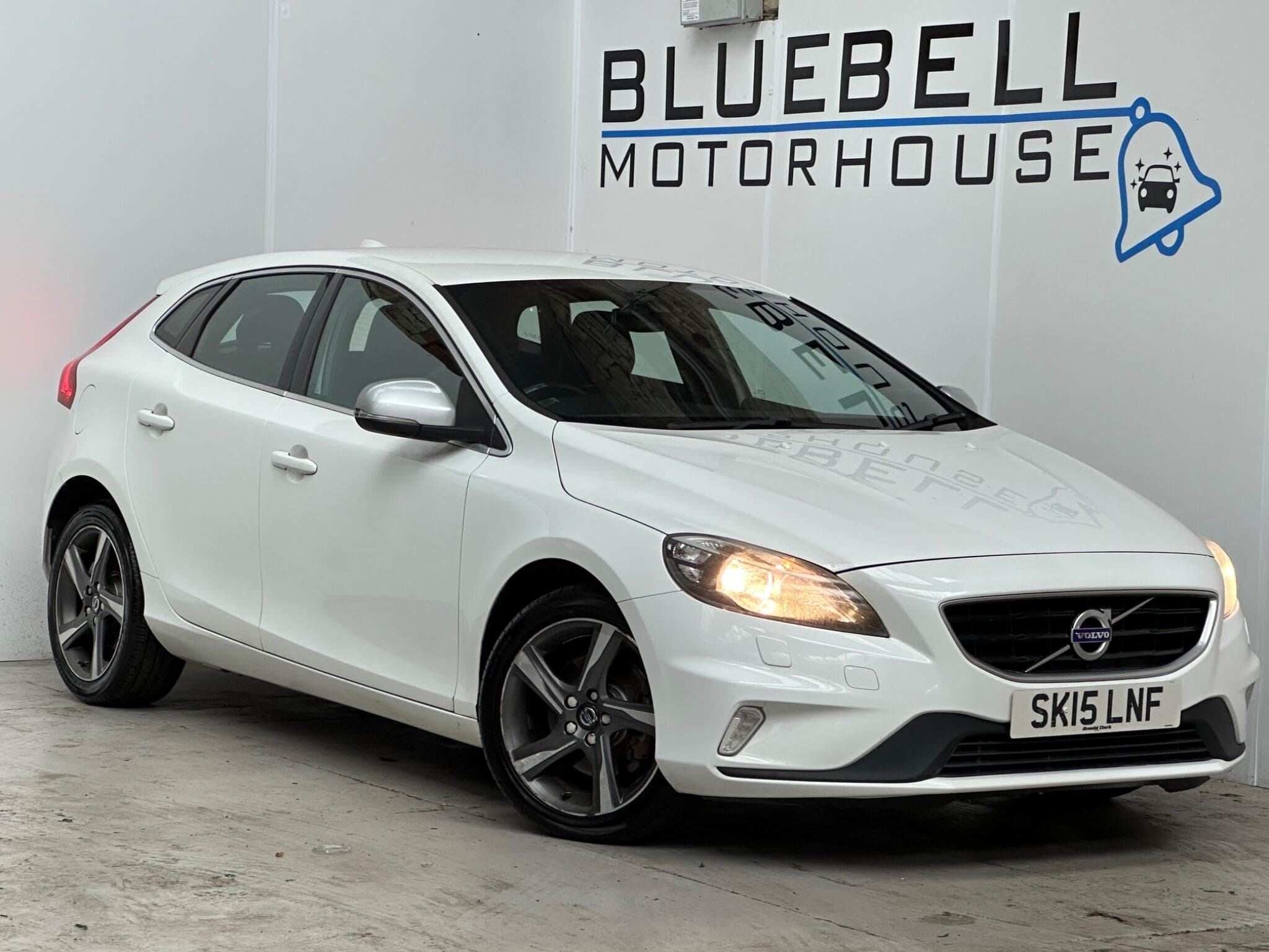 2015 Volvo V40 - Image 1