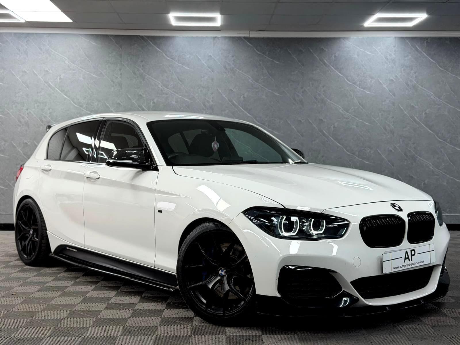 2018 BMW 1 Series - Thumbnail 2