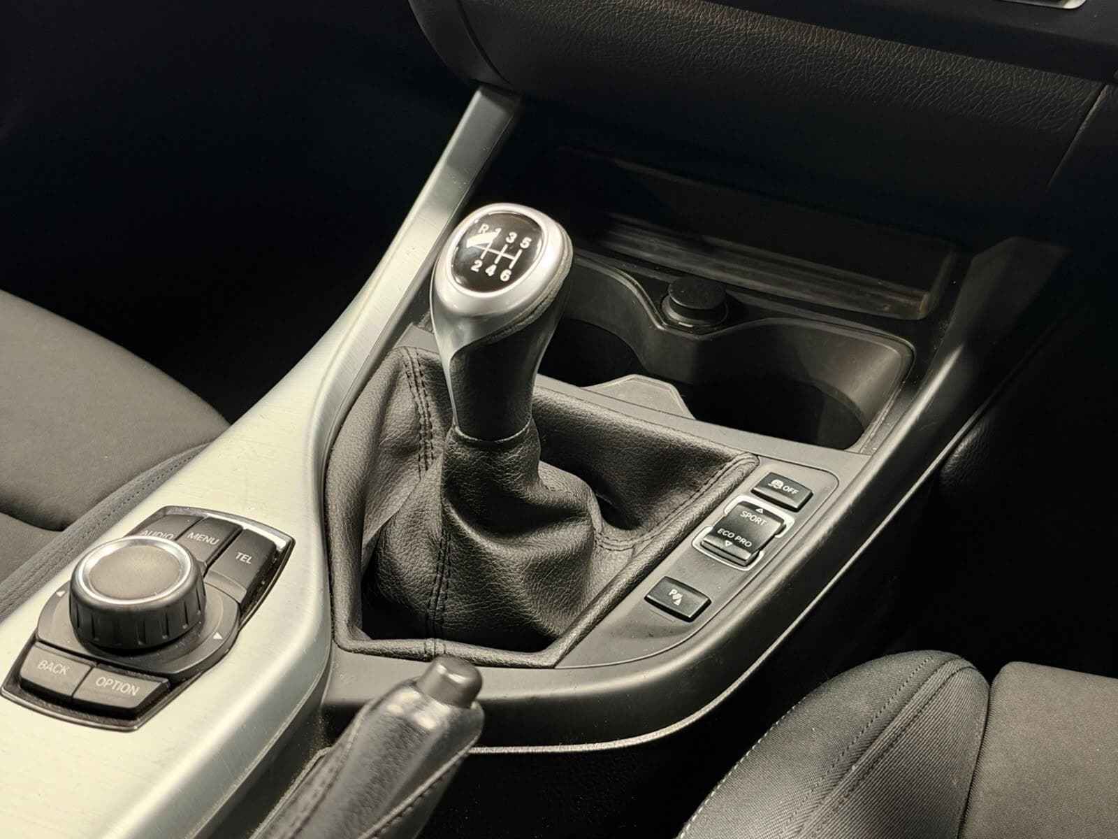 2012 BMW 1 Series - Thumbnail 17