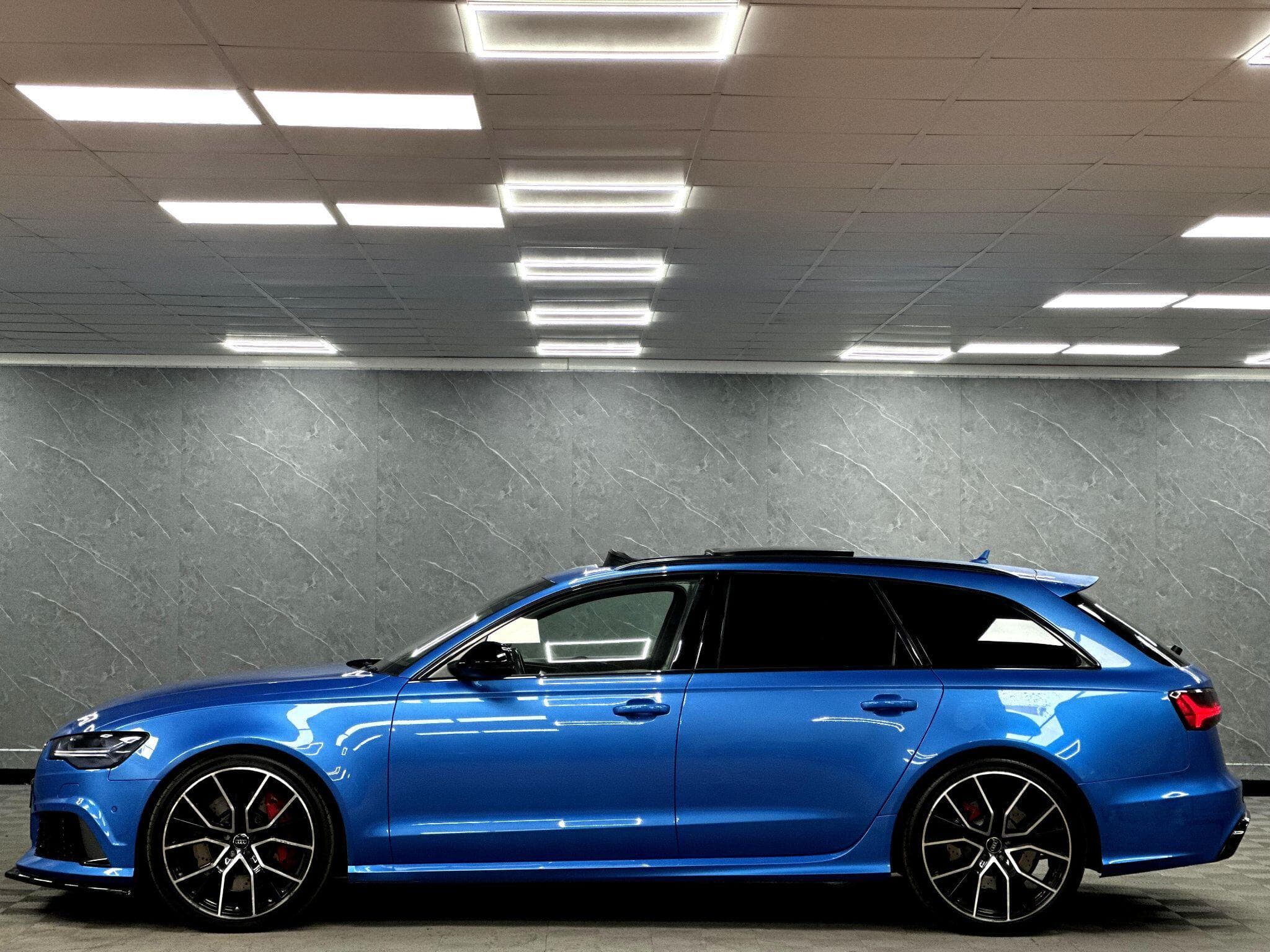2017 Audi RS6 Avant - Thumbnail 30
