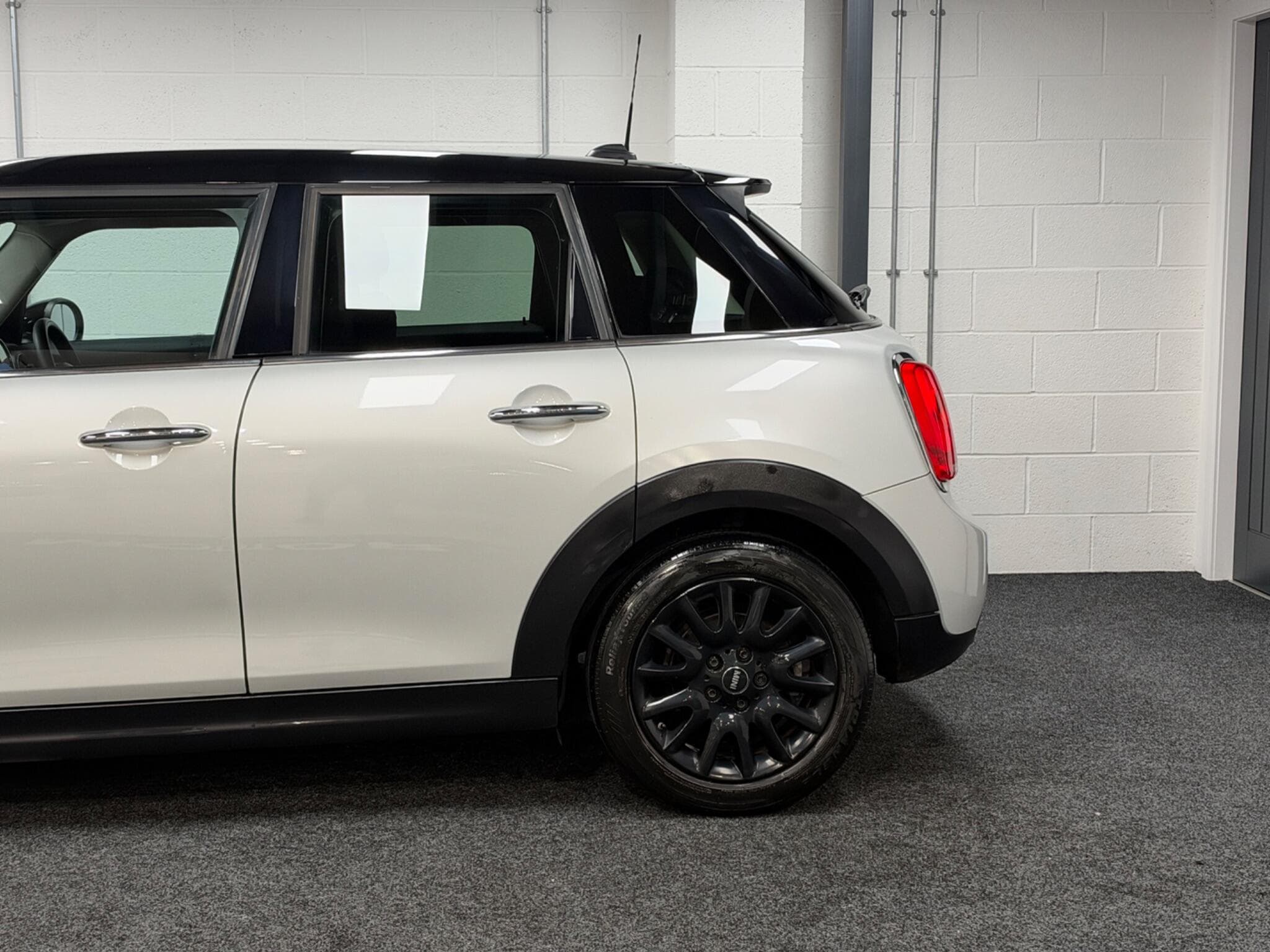 2015 MINI Hatch - Thumbnail 30