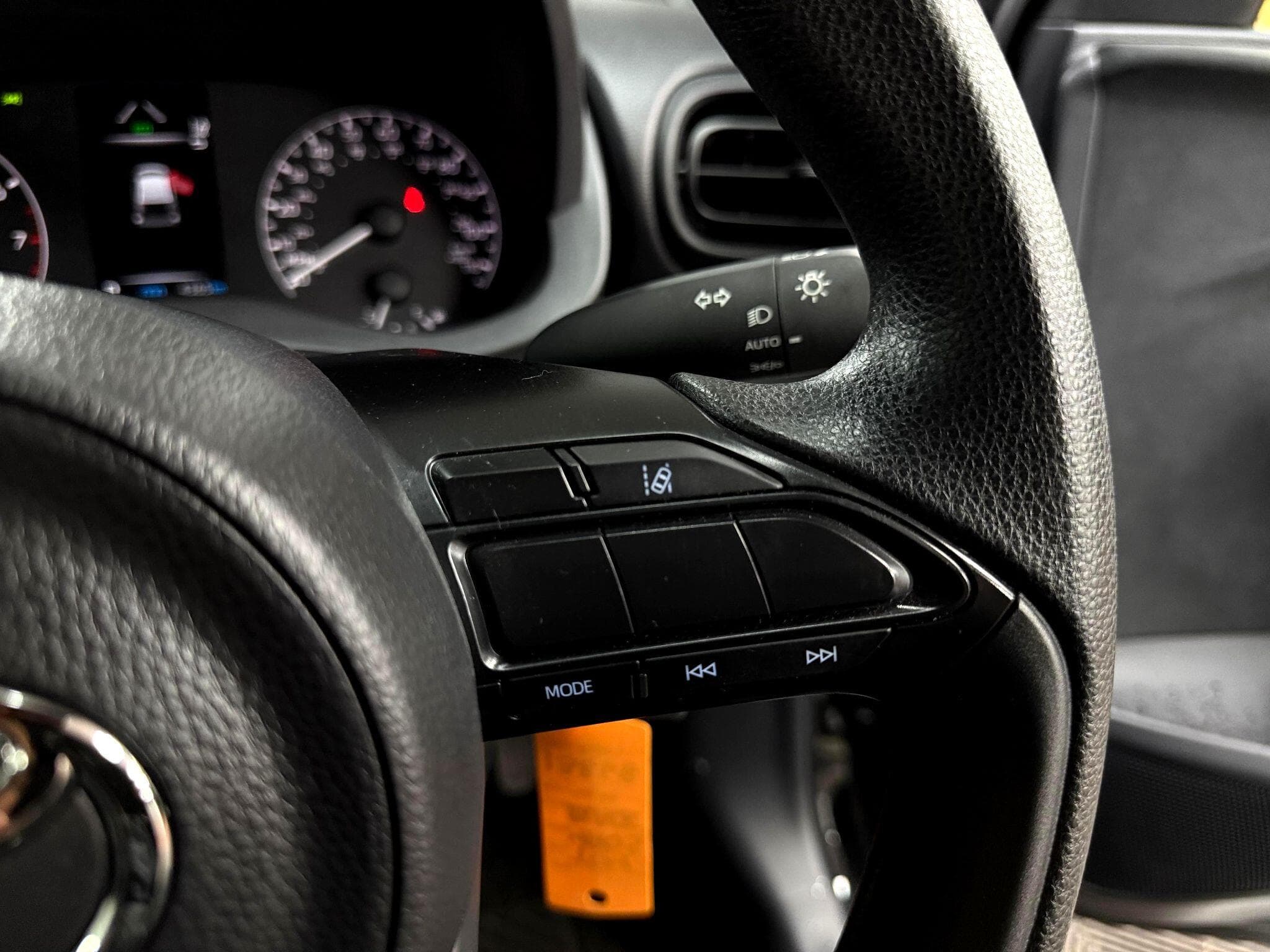 2023 Toyota Yaris - Thumbnail 37