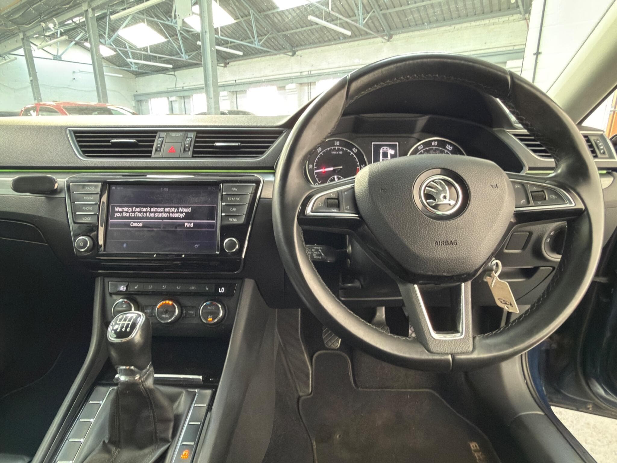 2016 Skoda Superb - Thumbnail 20