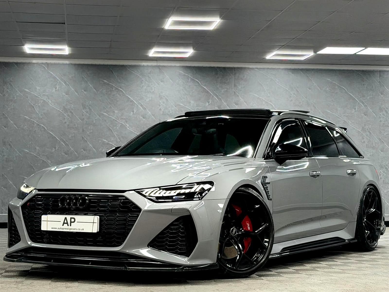 2020 Audi RS6 Avant - Image 1