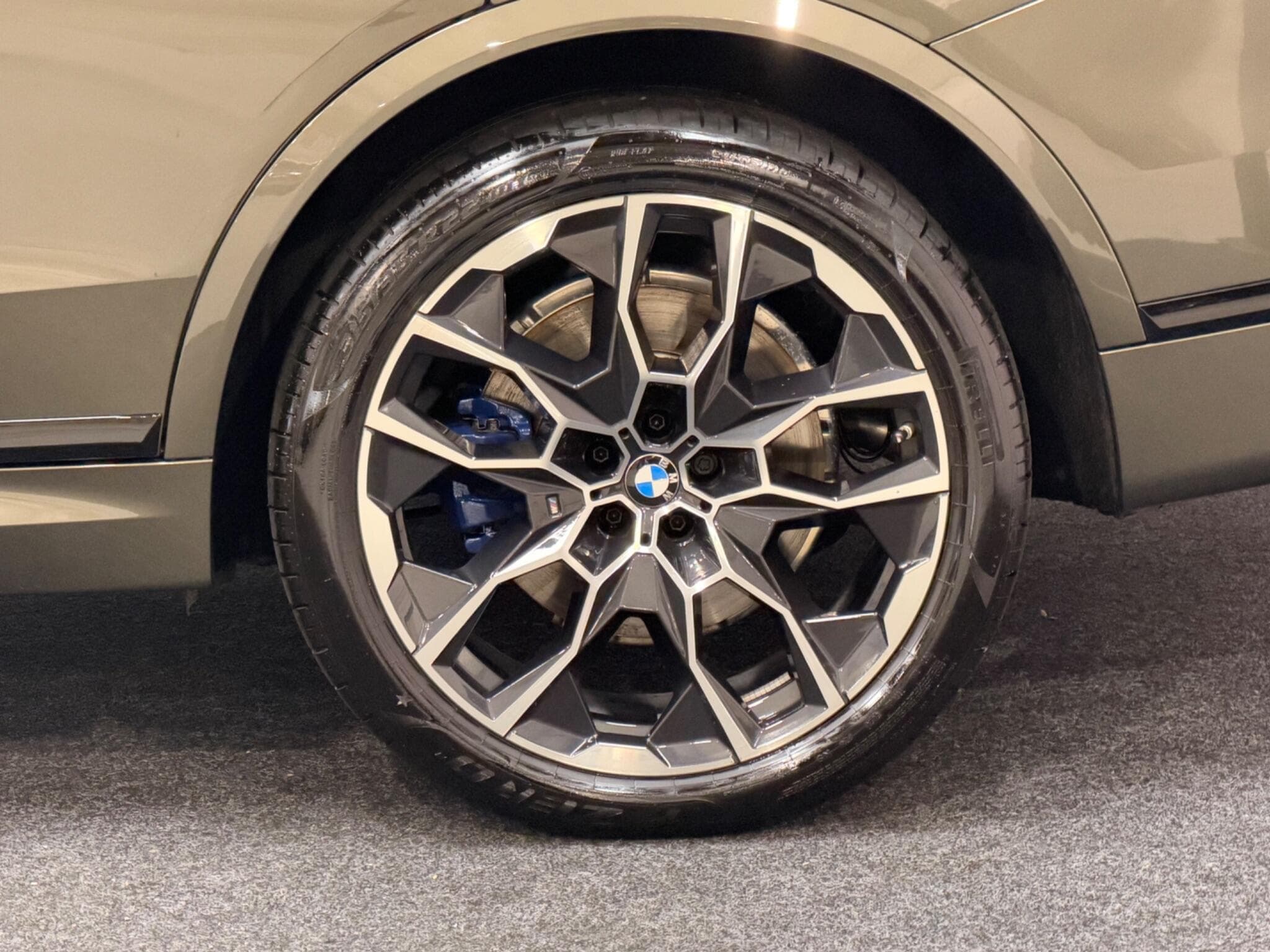 2024 BMW X7 - Thumbnail 41