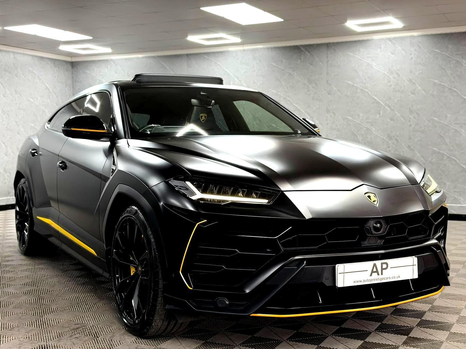 2022 Lamborghini Urus - Thumbnail 10