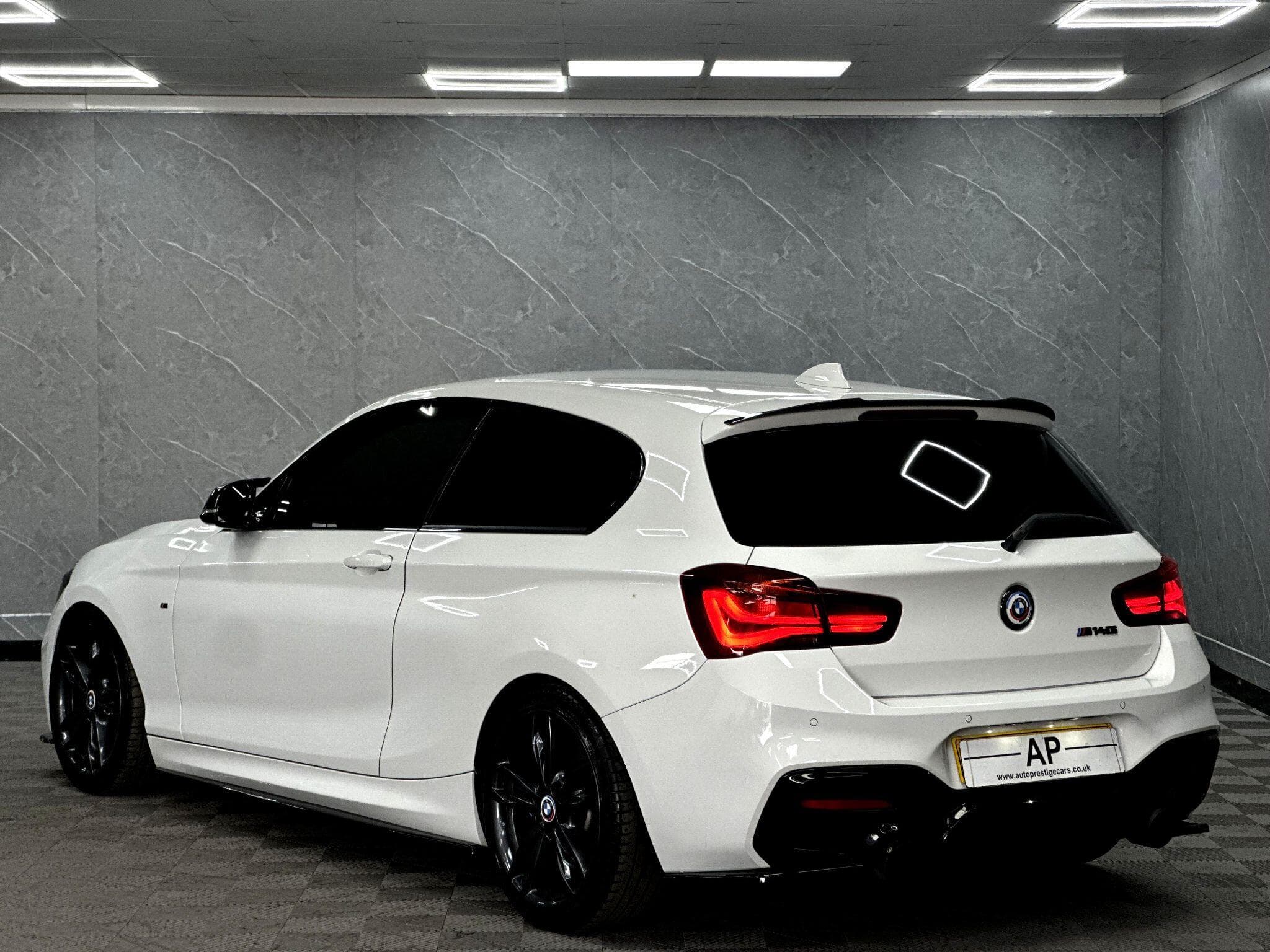 2018 BMW 1 Series - Thumbnail 12