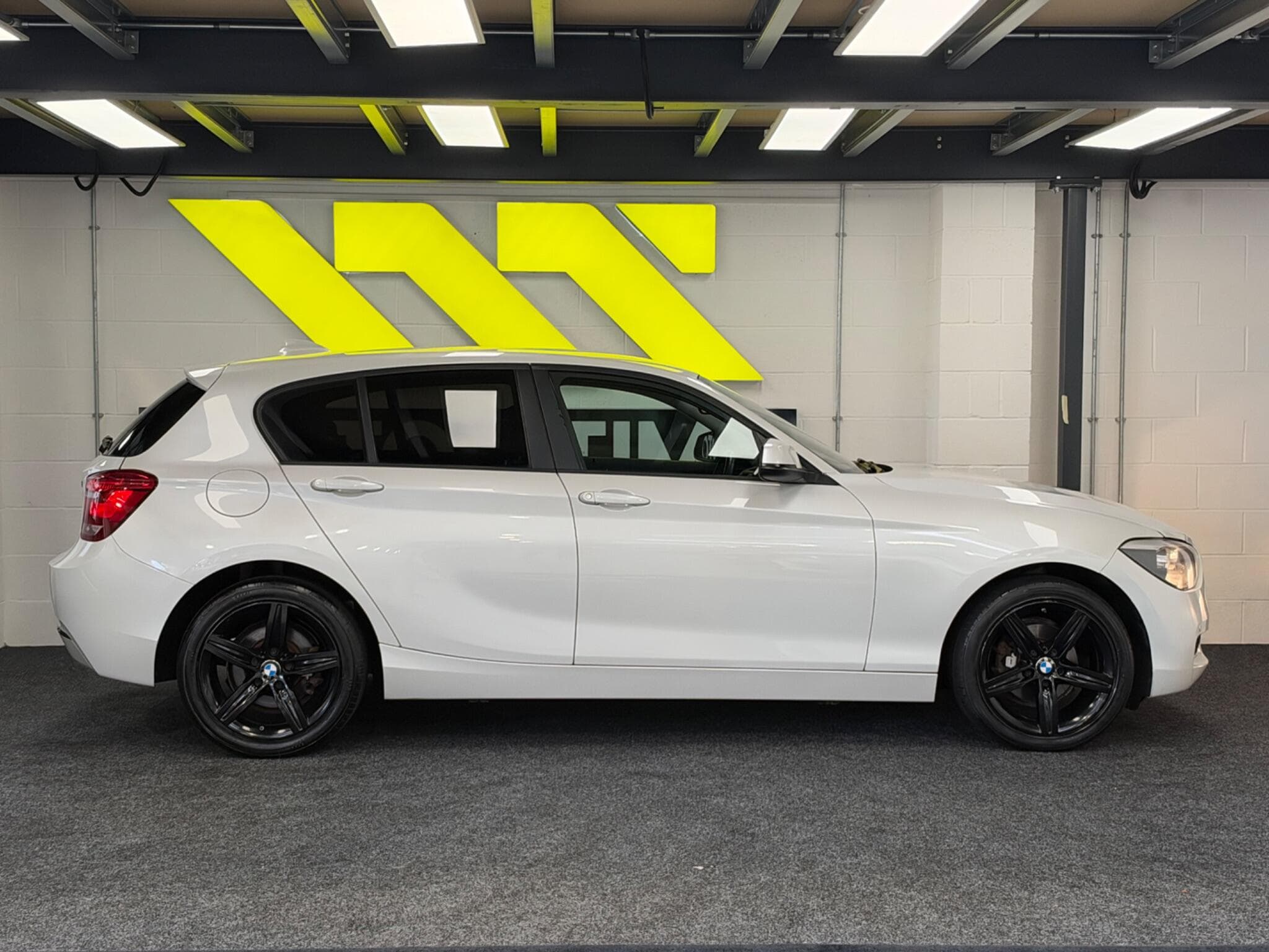 2014 BMW 1 Series - Thumbnail 10