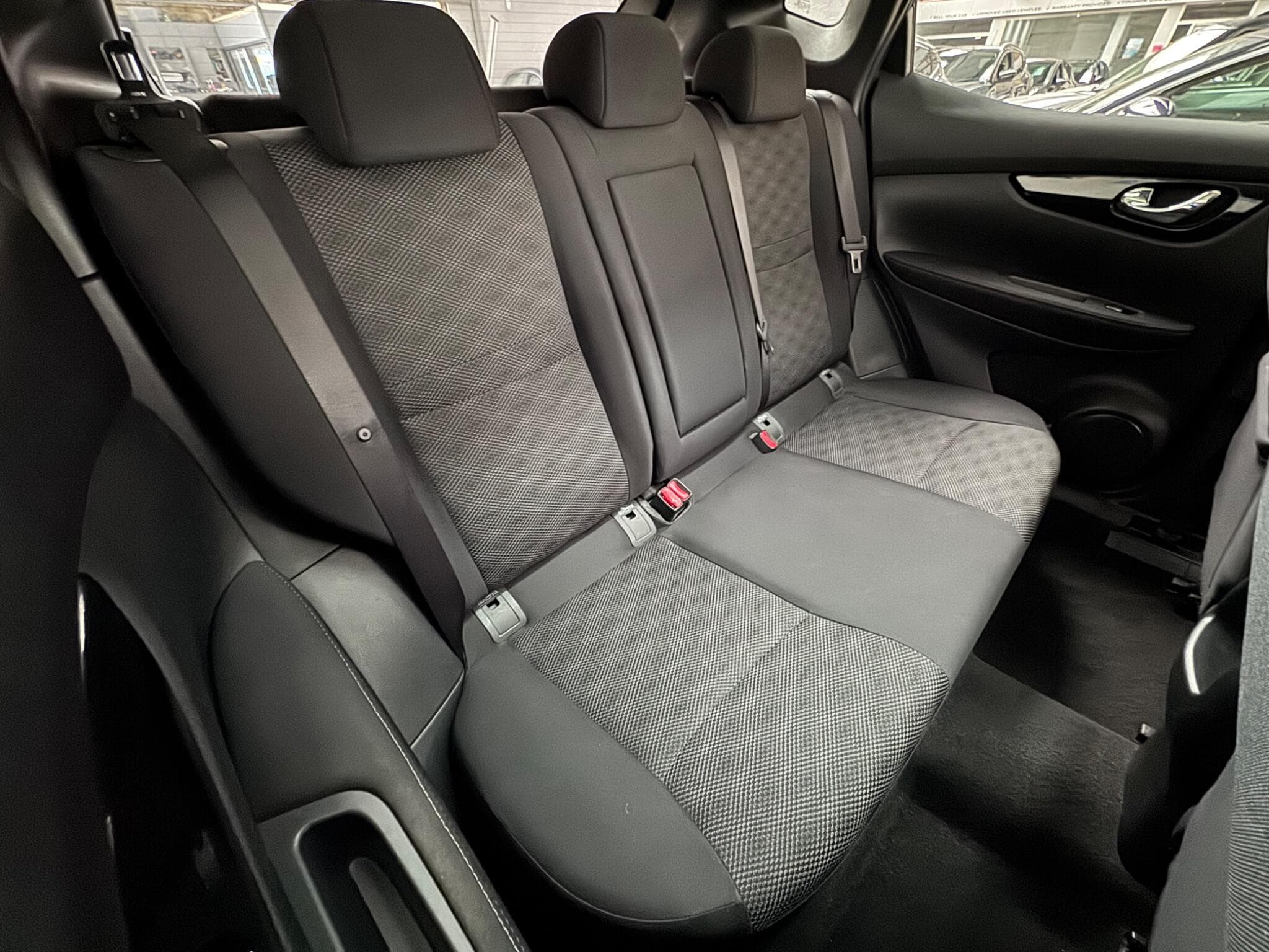 2016 Nissan Qashqai - Thumbnail 12