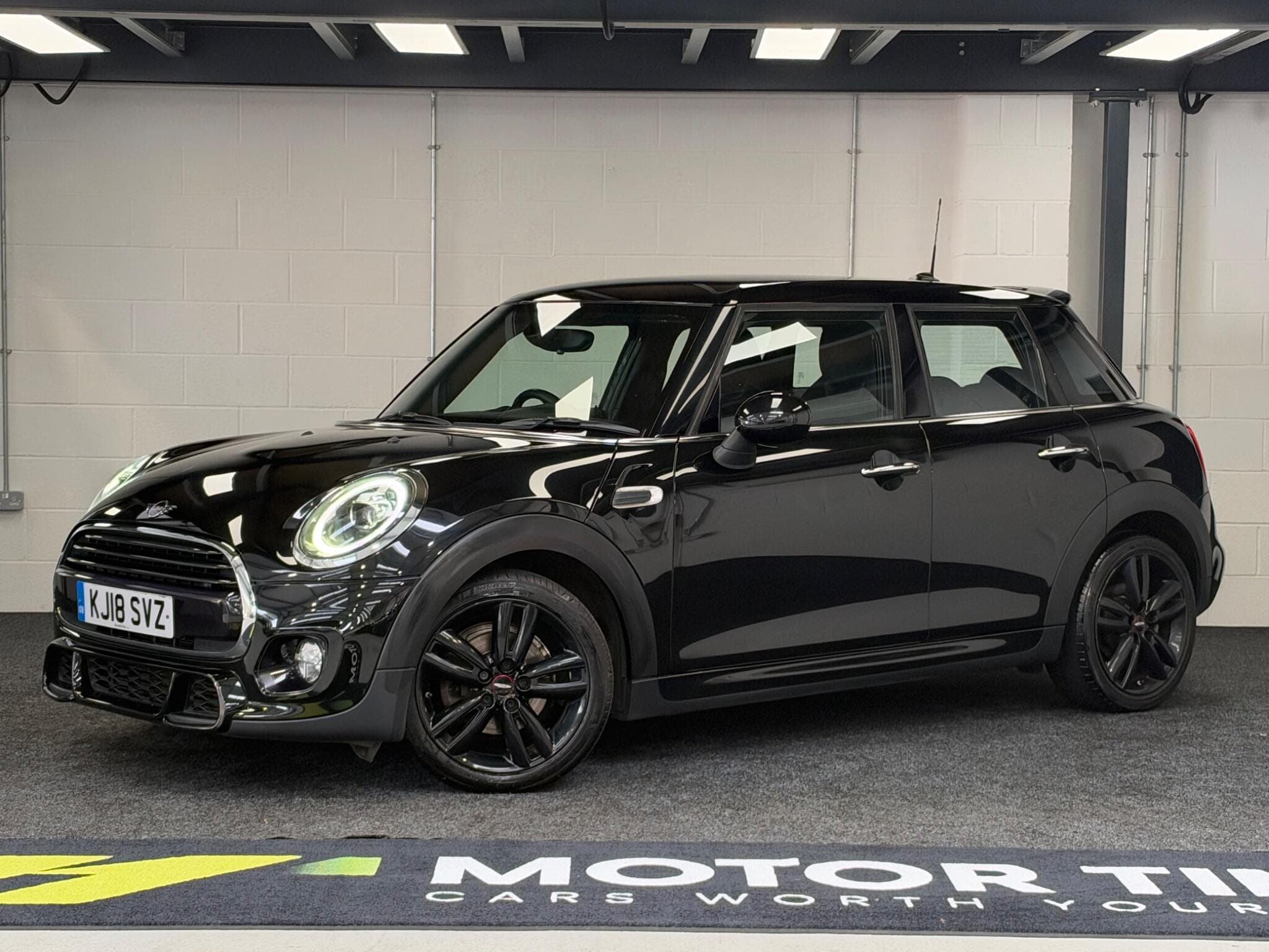 2018 MINI Hatch - Main