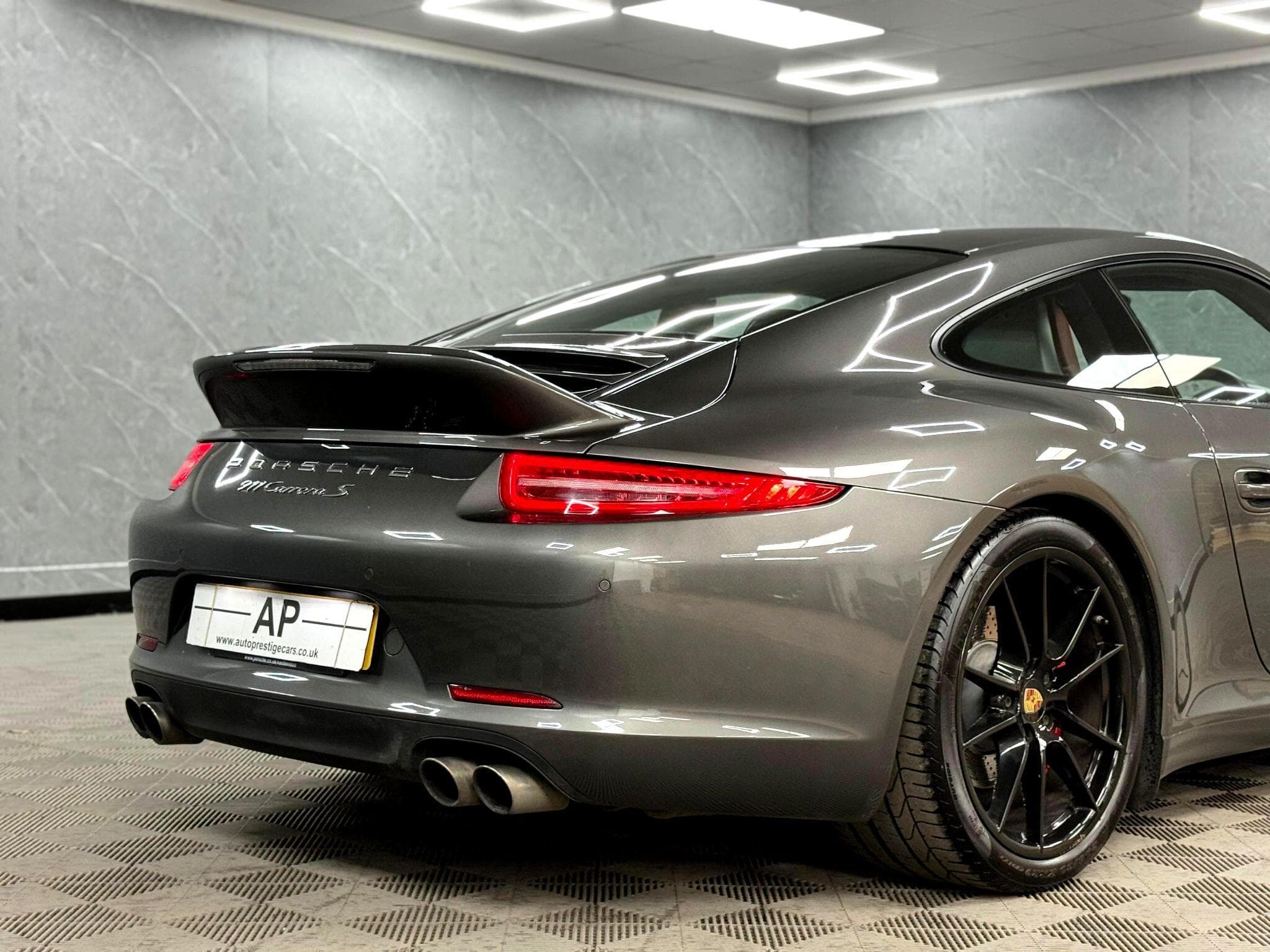 2015 Porsche 911 - Thumbnail 39