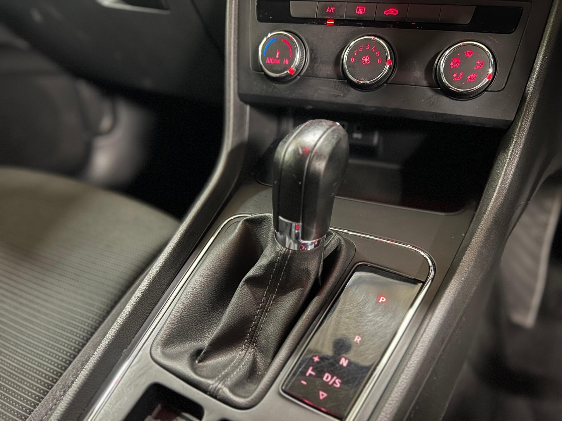 2018 SEAT Leon - Thumbnail 44