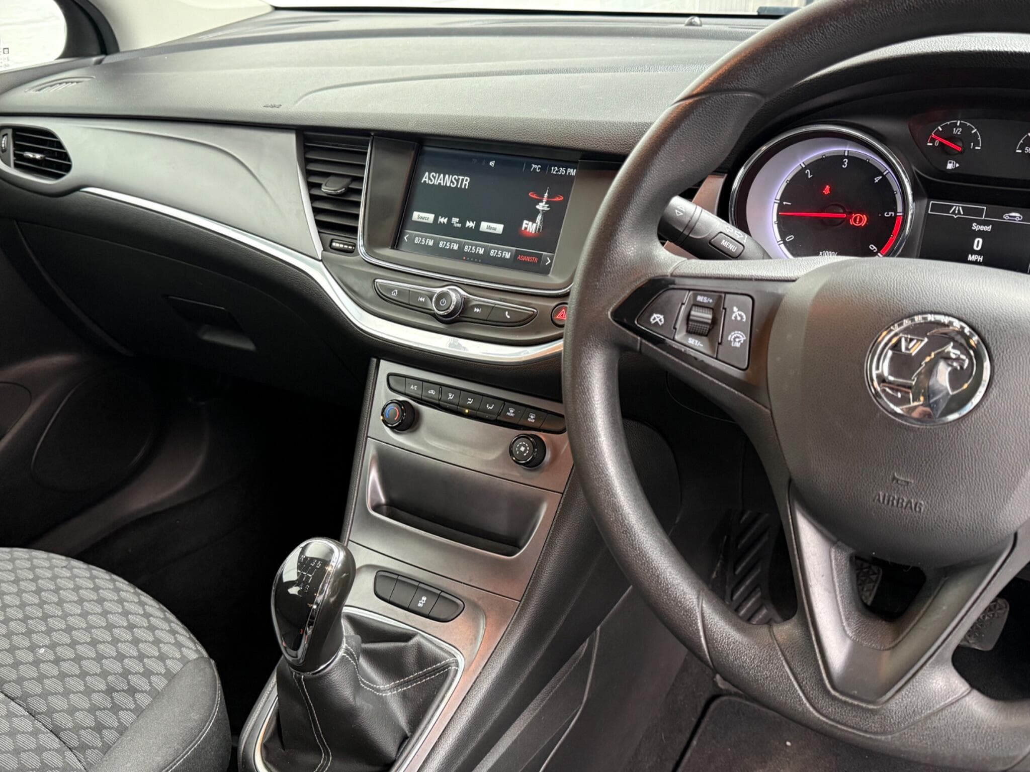 2016 Vauxhall Astra - Thumbnail 17