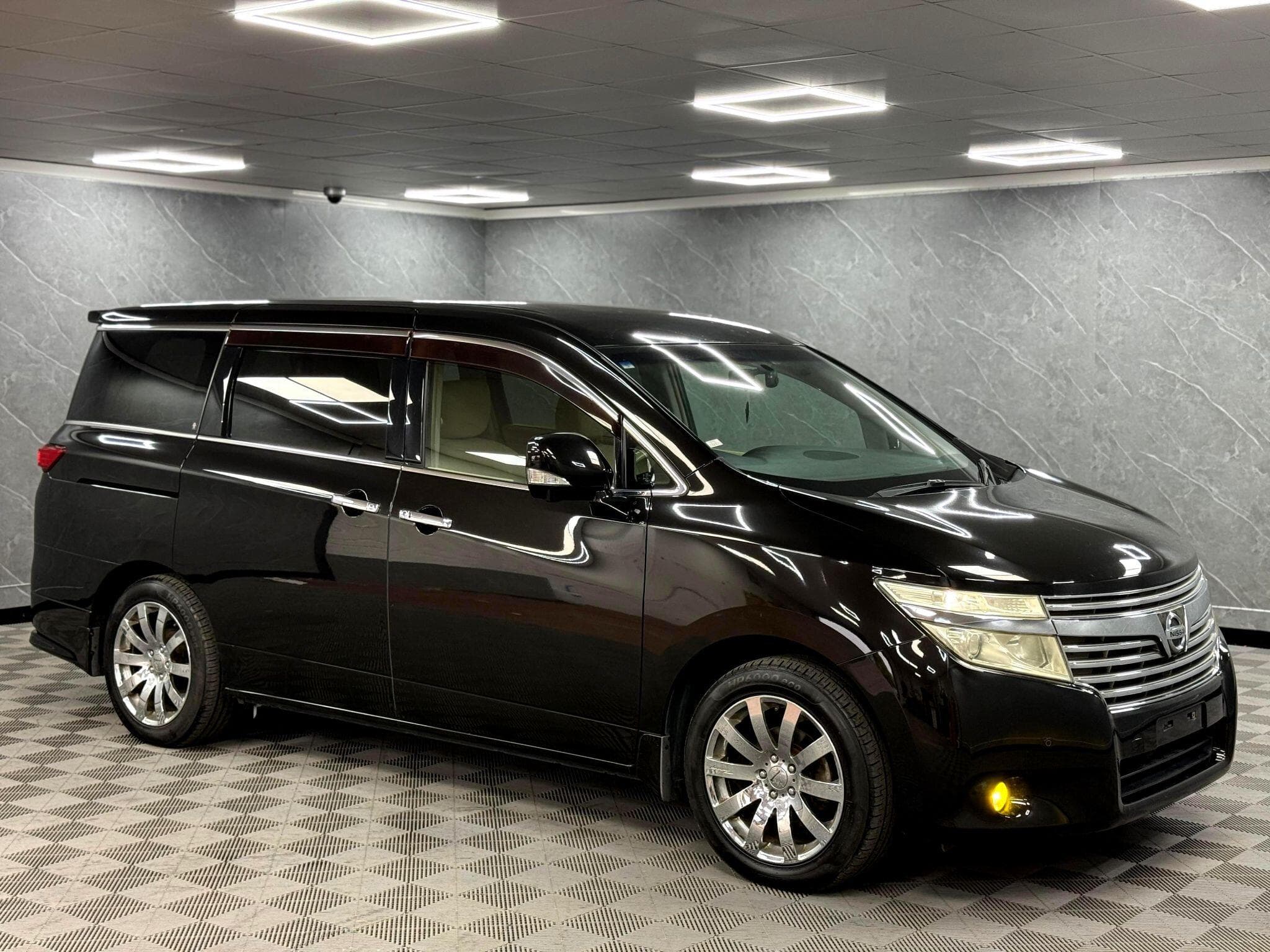 2011 Nissan Elgrand - Thumbnail 20