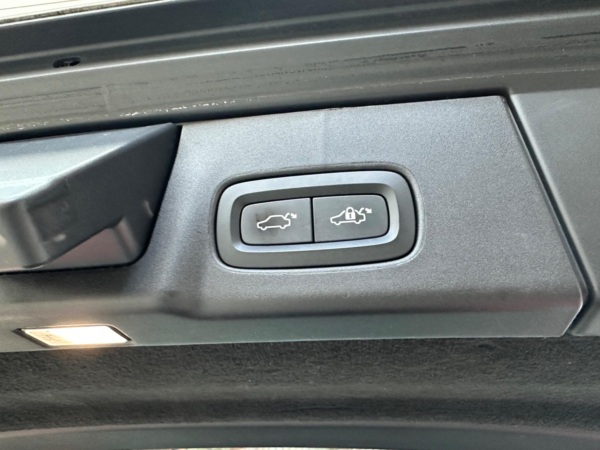 2020 Volvo V90 - Thumbnail 28