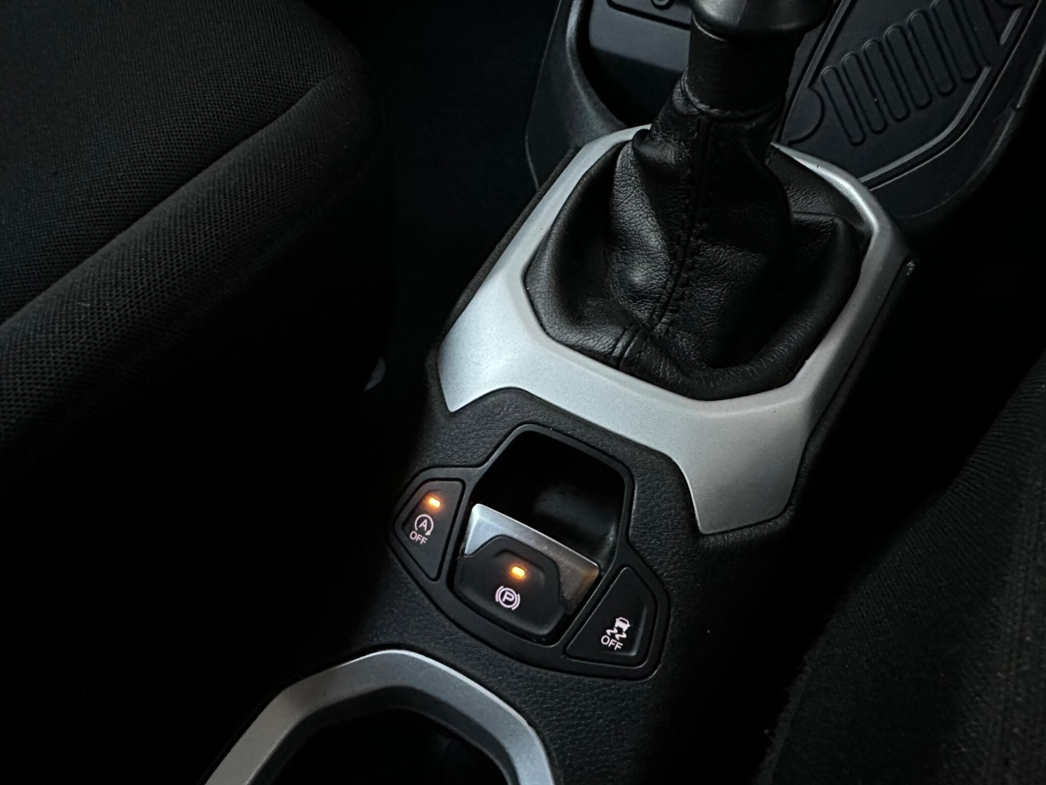 2016 Jeep Renegade - Thumbnail 16