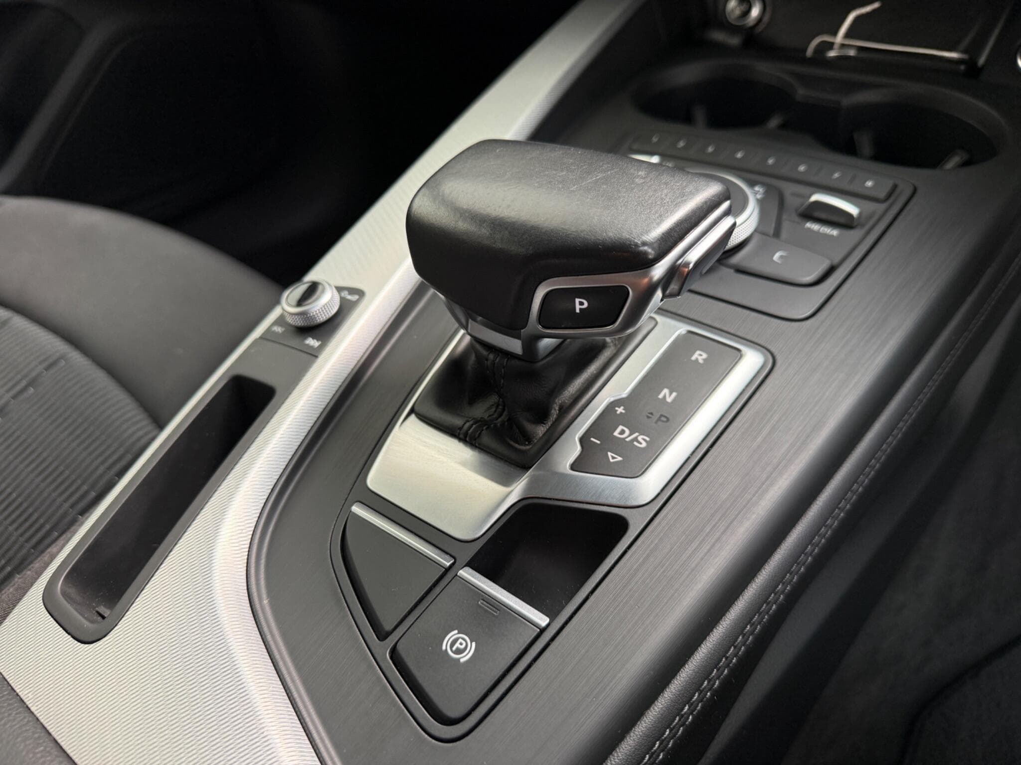 2017 Audi A4 Avant - Thumbnail 13