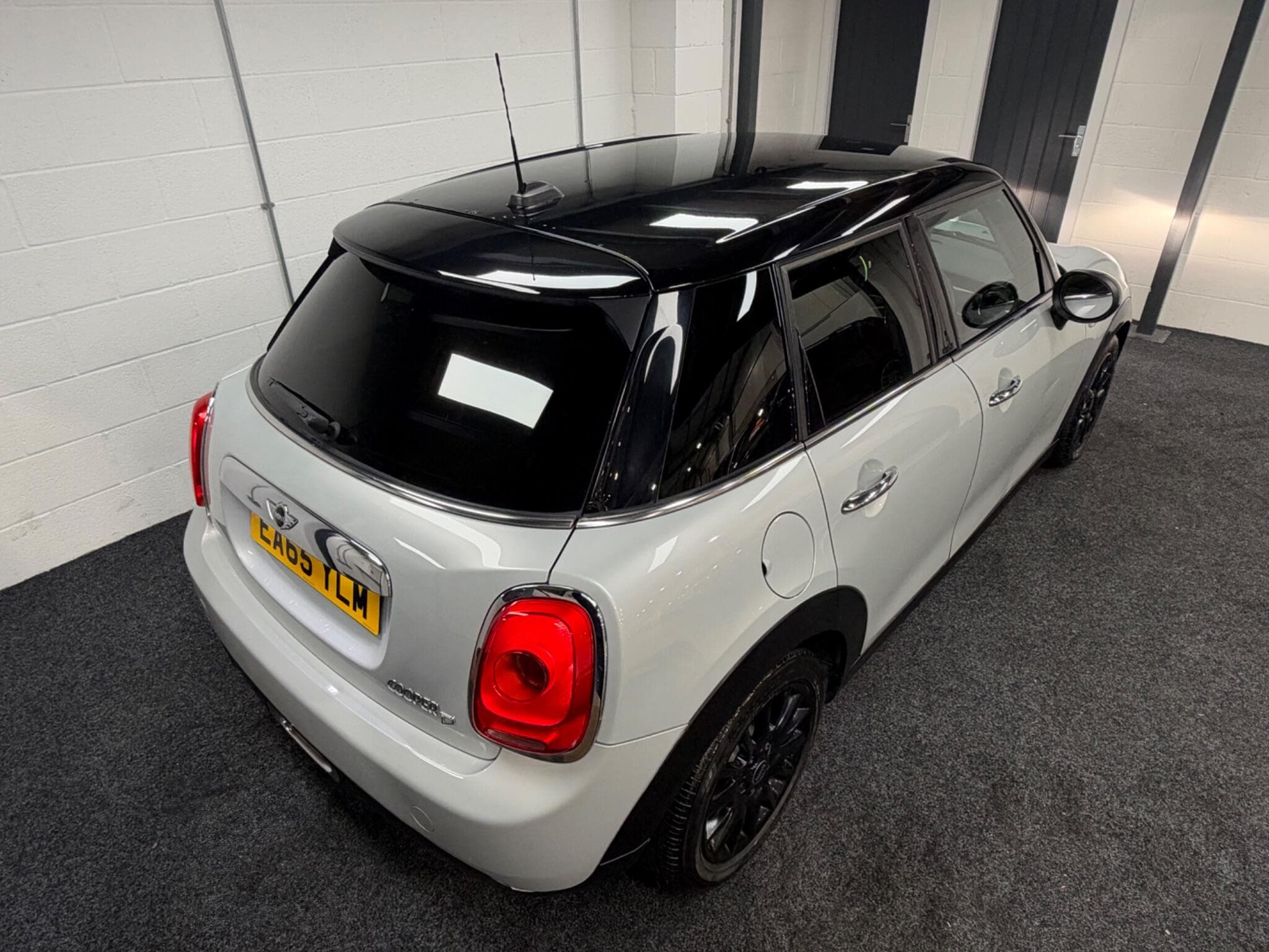 2015 MINI Hatch - Thumbnail 12