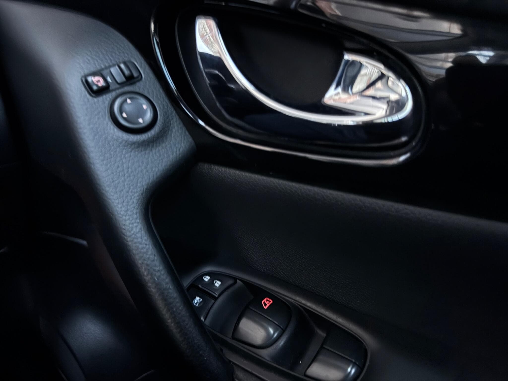 2015 Nissan Qashqai - Thumbnail 24