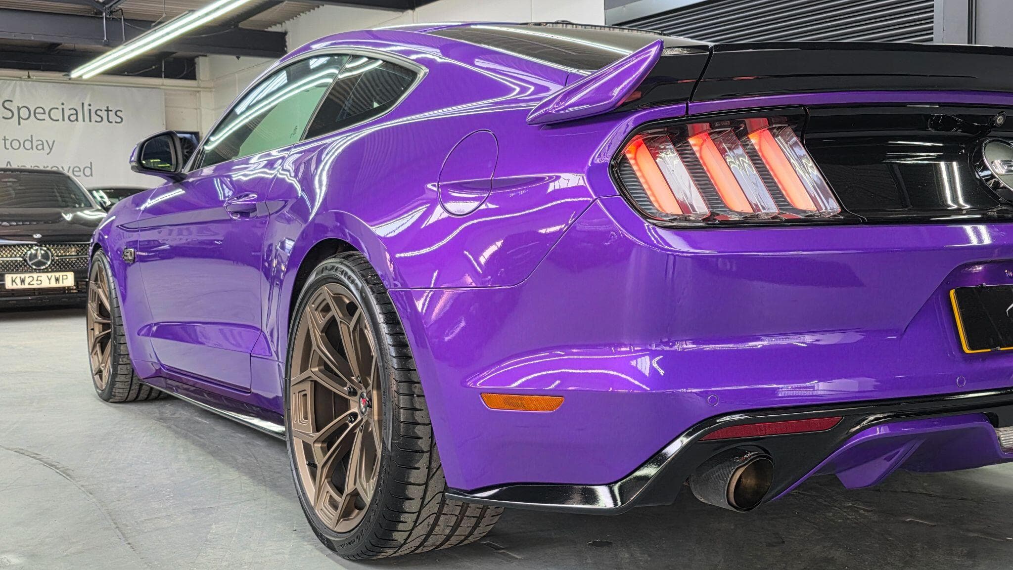 2018 Ford Mustang - Thumbnail 32