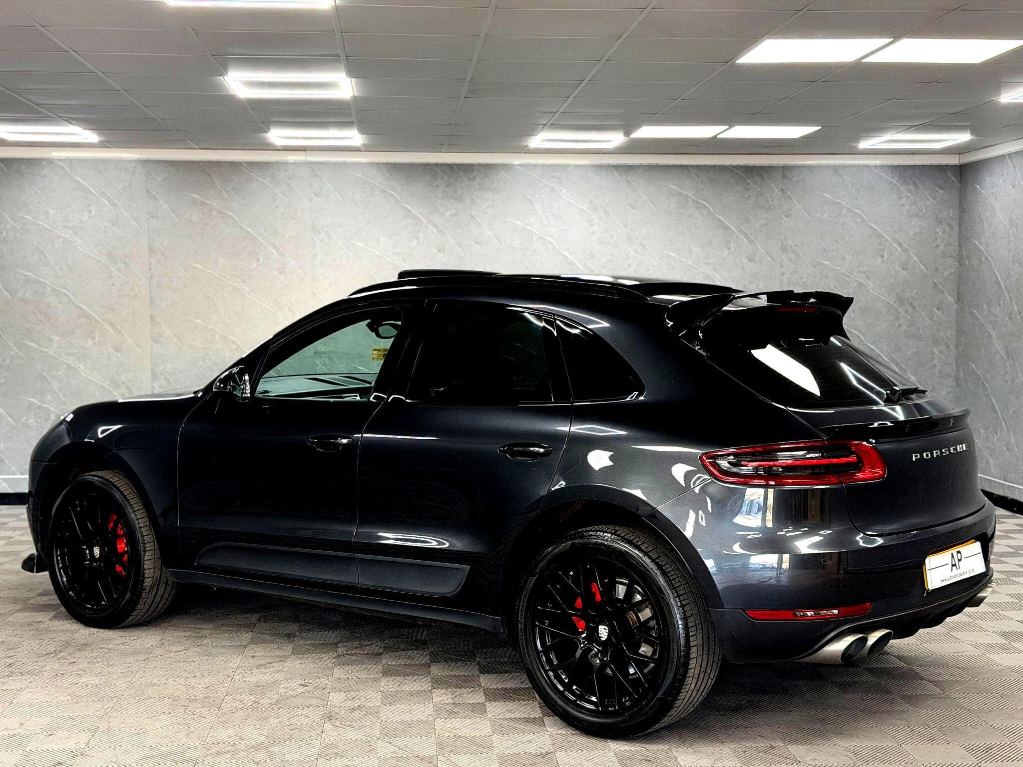 2016 Porsche Macan - Thumbnail 16