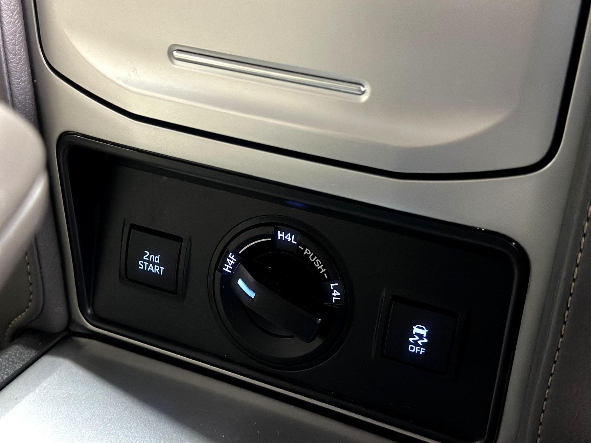 2022 Toyota Land Cruiser - Thumbnail 38