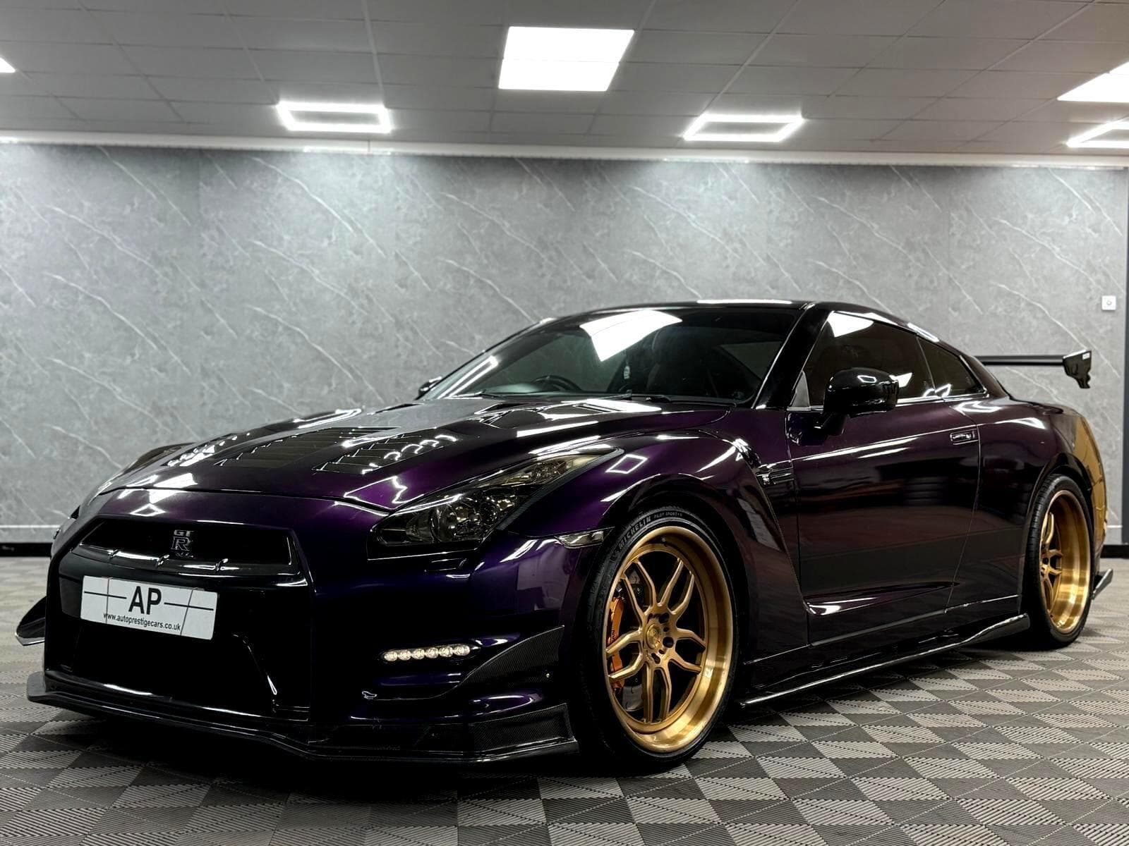 2011 Nissan GT-R - Thumbnail 23