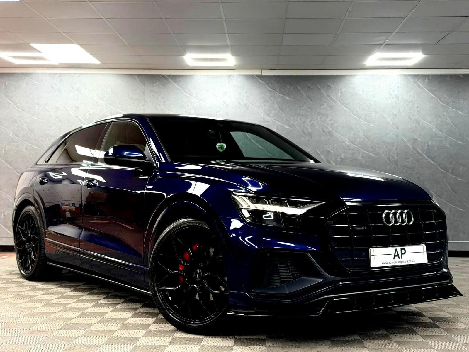 2019 Audi Q8 - Thumbnail 2