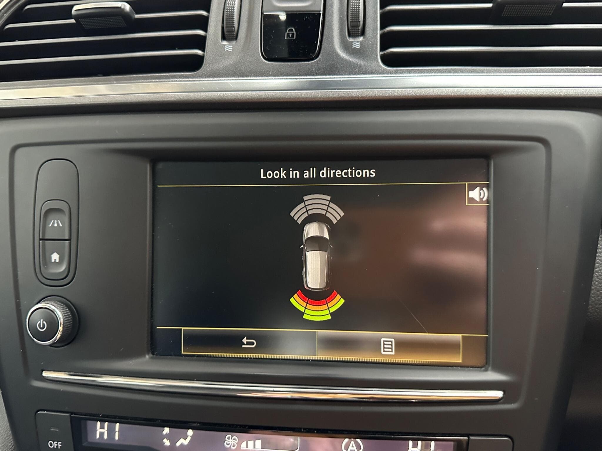 2017 Renault Kadjar - Thumbnail 15