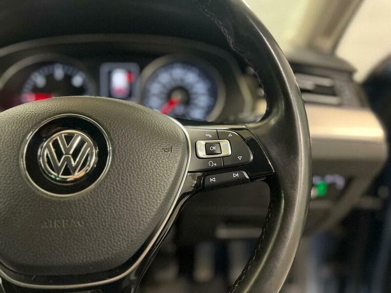 2015 Volkswagen Passat - Thumbnail 28