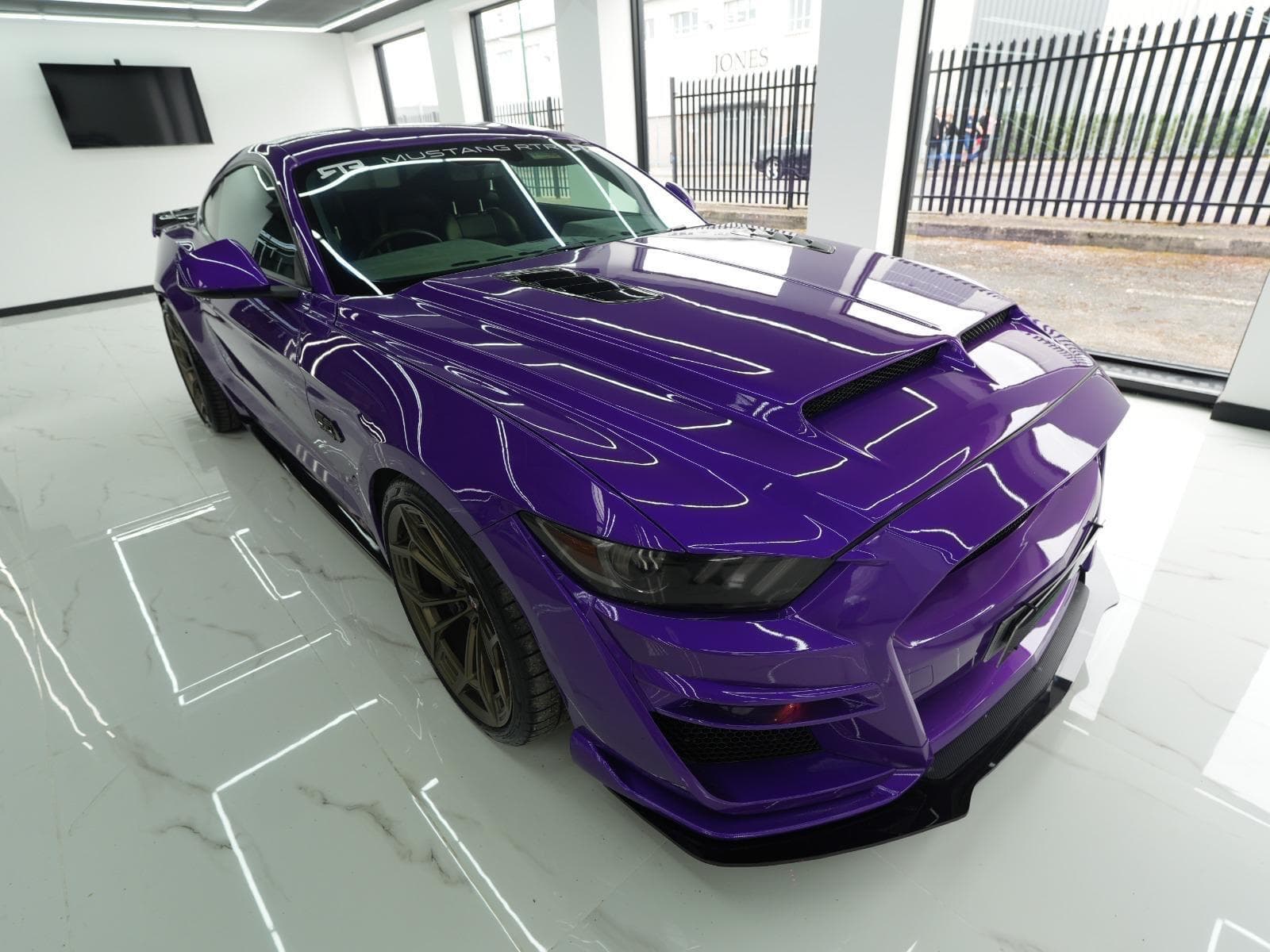 2018 Ford Mustang - Thumbnail 11
