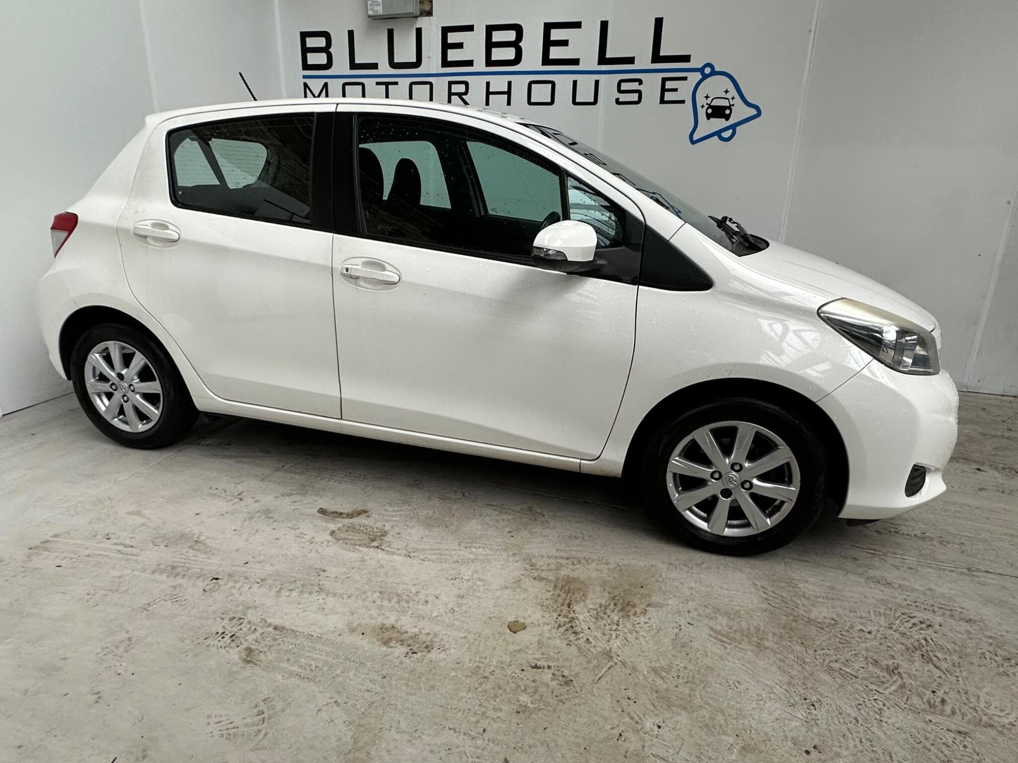 2011 Toyota Yaris - Thumbnail 8