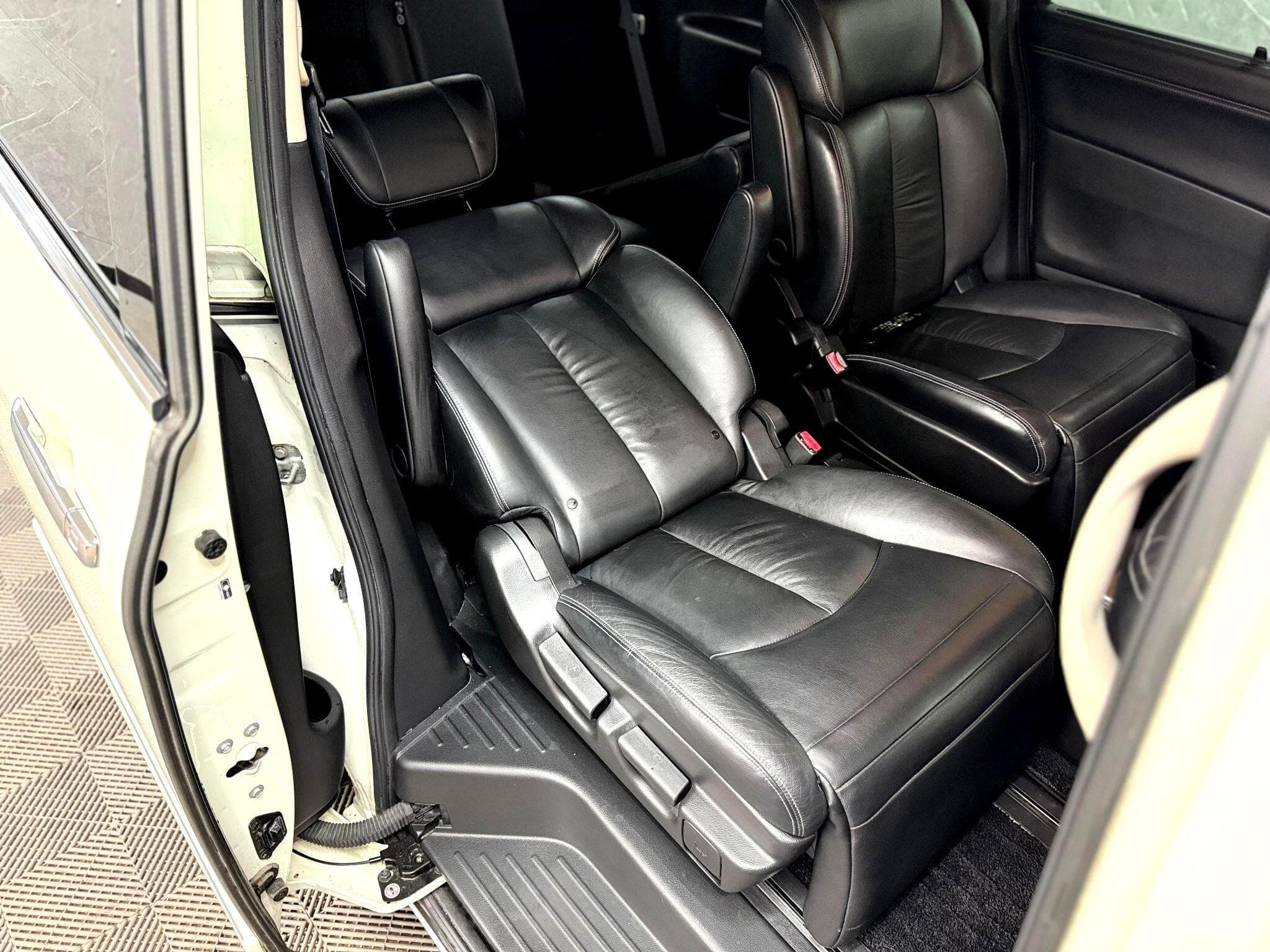 2014 Nissan Elgrand - Thumbnail 39