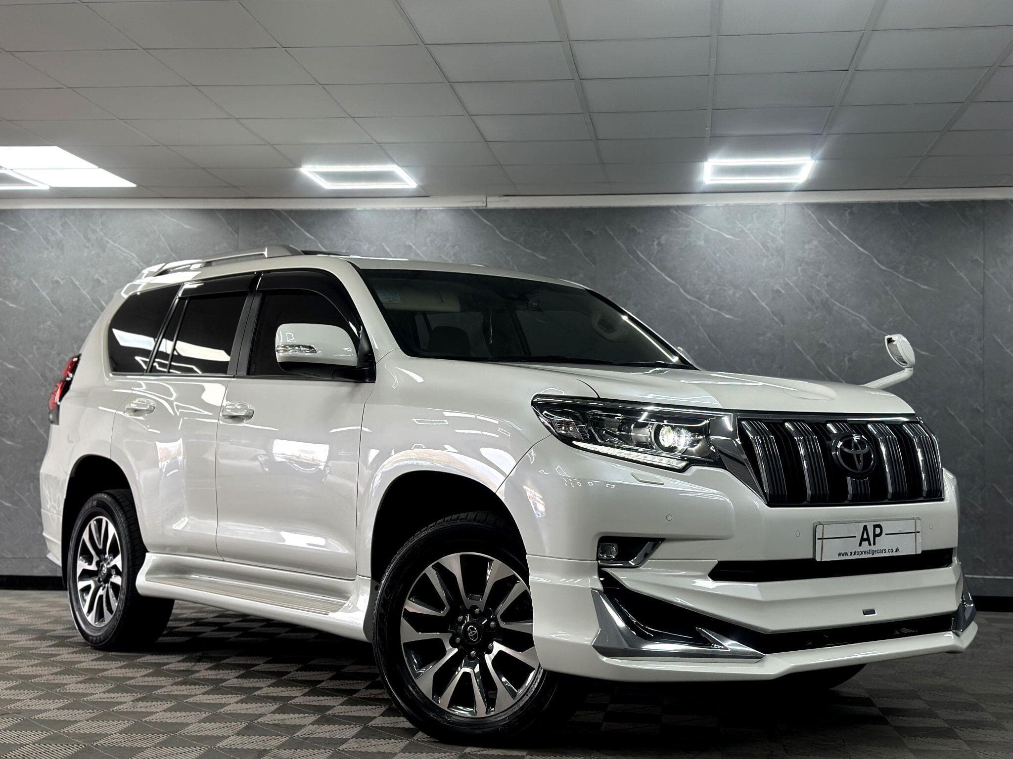 2022 Toyota Land Cruiser - Main