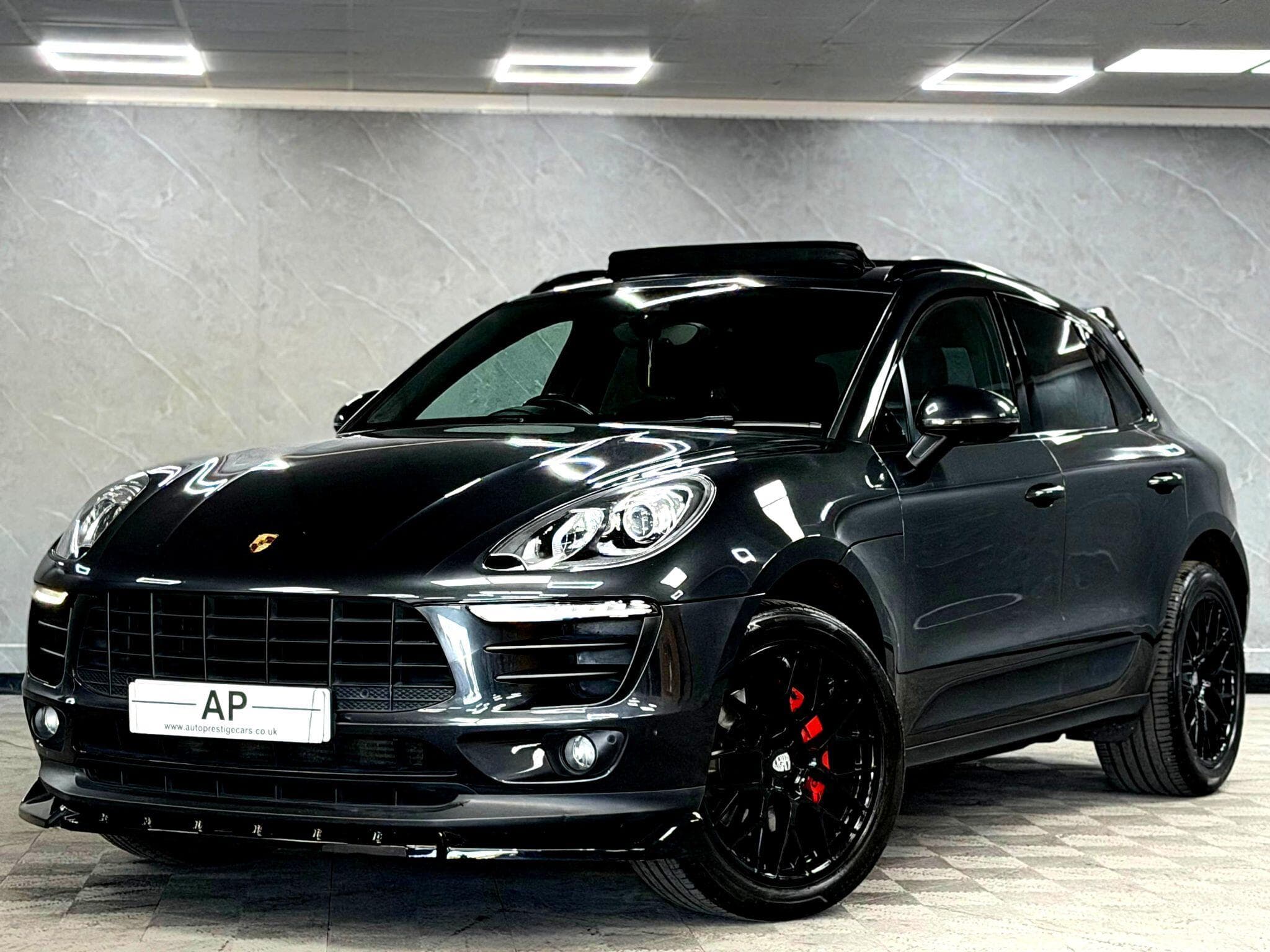 2016 Porsche Macan - Thumbnail 4