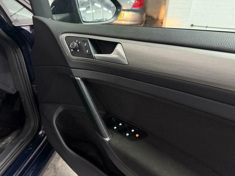 2016 Volkswagen Golf - Thumbnail 24